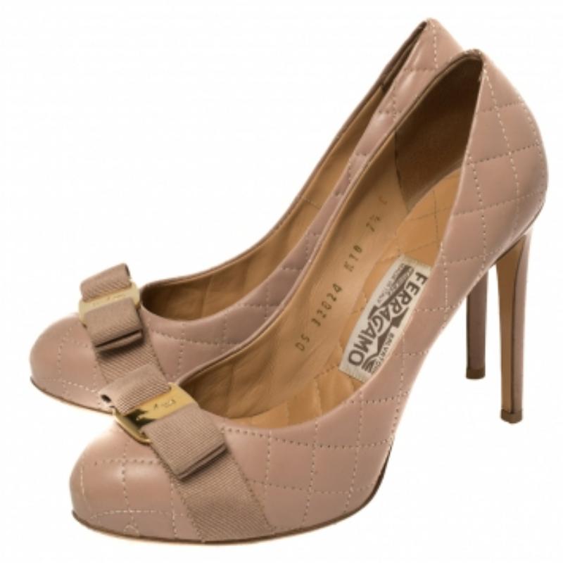 Salvatore Ferragamo Pink Quilted Leather Vara Bow Platform Pumps Size 38 For Sale 2