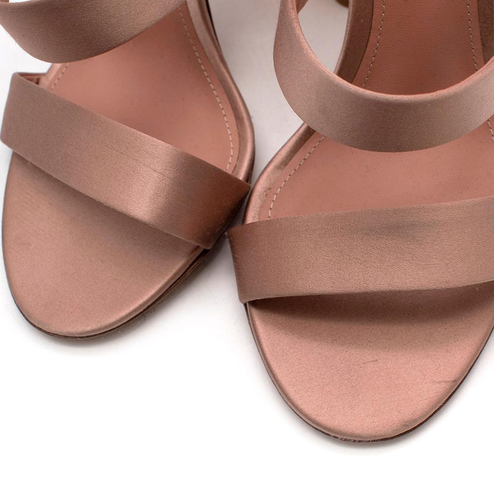 Salvatore Ferragamo Rosa Satin-Daiano-Säulenradsandalen - Größe EU 40 - 10C im Angebot 1