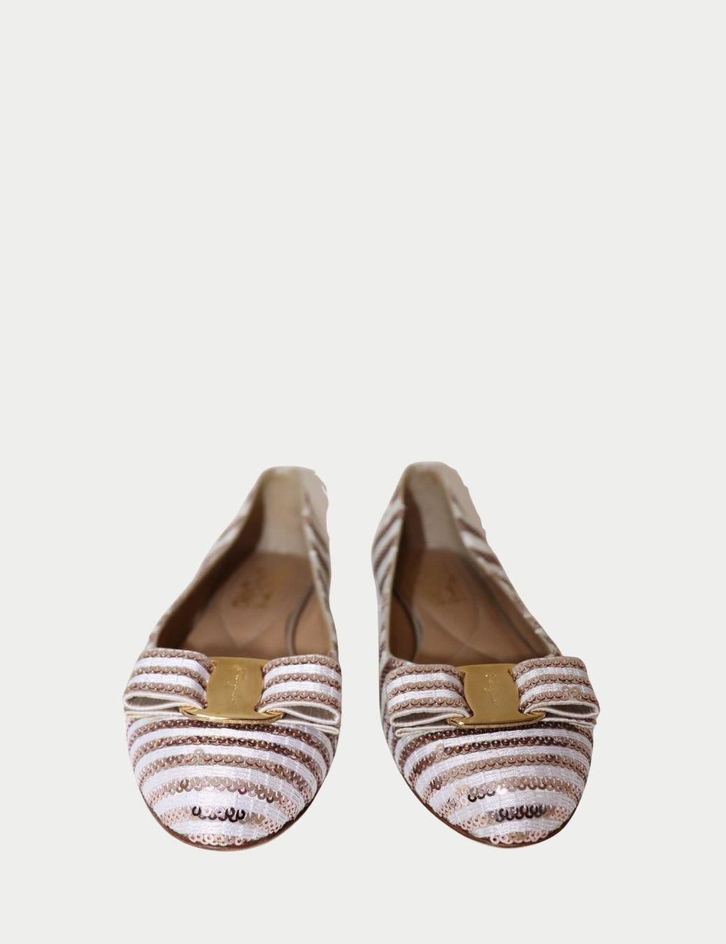 Gris Salvatore Ferragamo Ballerines à paillettes roses - EU 37 en vente