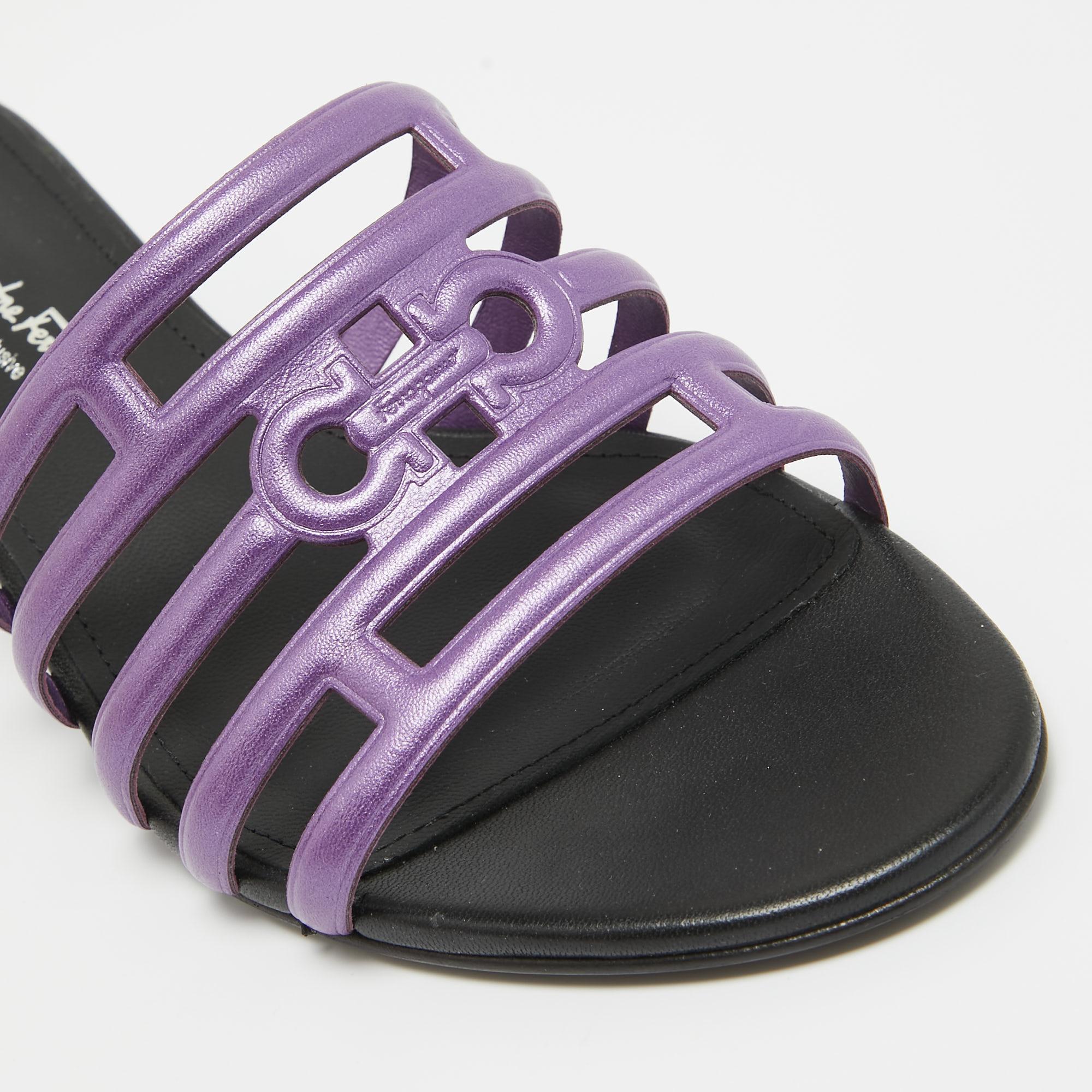 Salvatore Ferragamo Purple/Black Leather Finn Slide Sandals Size 38.5 For Sale 1
