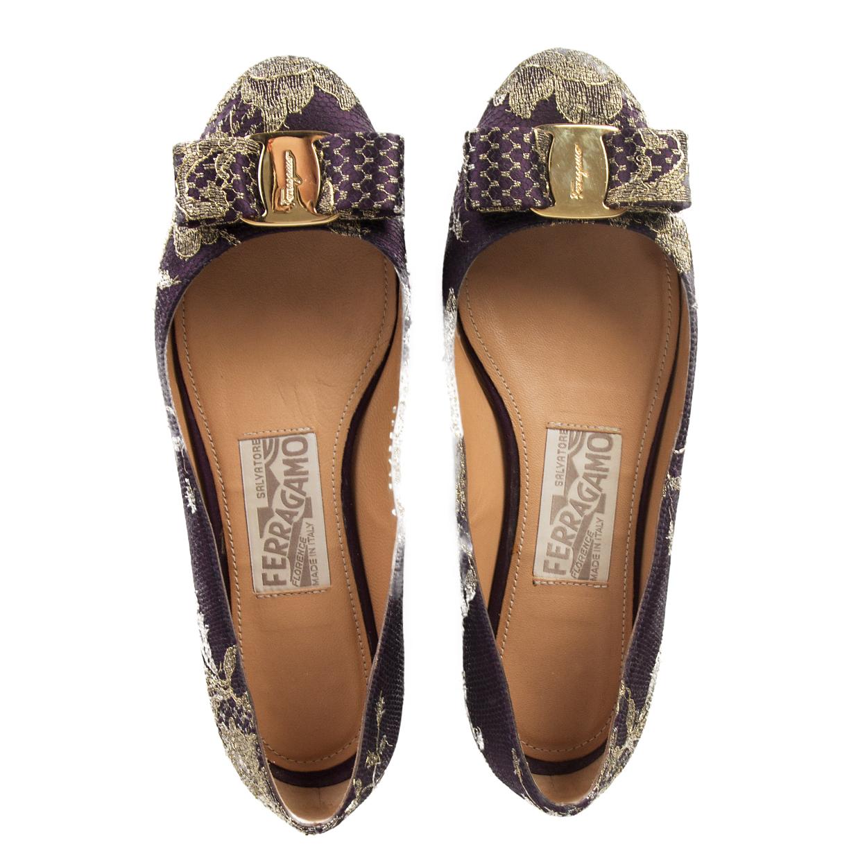 Women's SALVATORE FERRAGAMO purple & gold FLORAL LUREX LACE VARINA Flats Shoes 35 For Sale