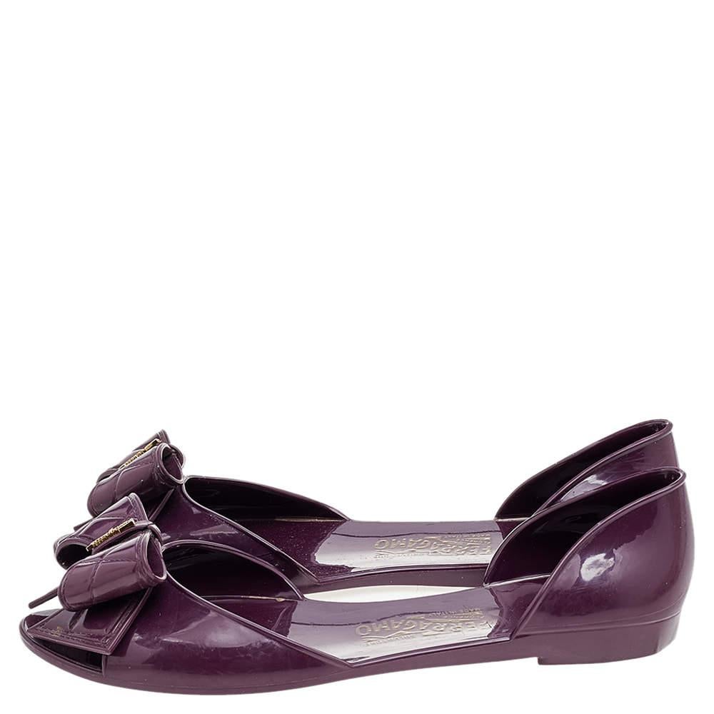 Salvatore Ferragamo Purple Jelly Bow Flat Sandals Size 39.5 In Good Condition In Dubai, Al Qouz 2