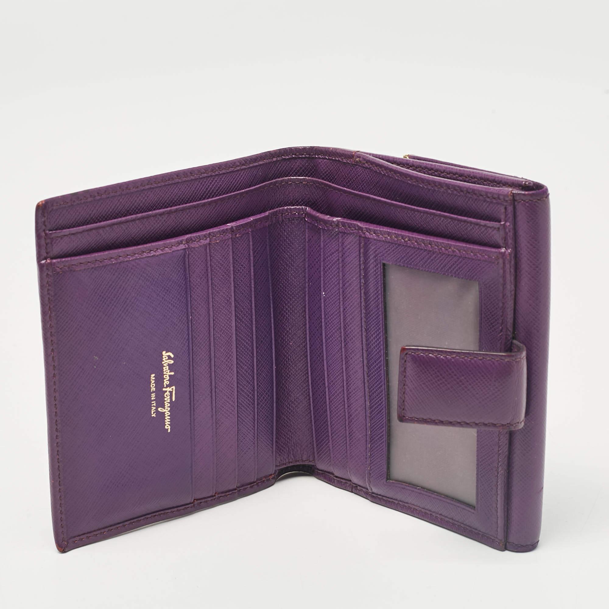 Salvatore Ferragamo Purple Leather Gancio Clasp French Wallet In Good Condition For Sale In Dubai, Al Qouz 2