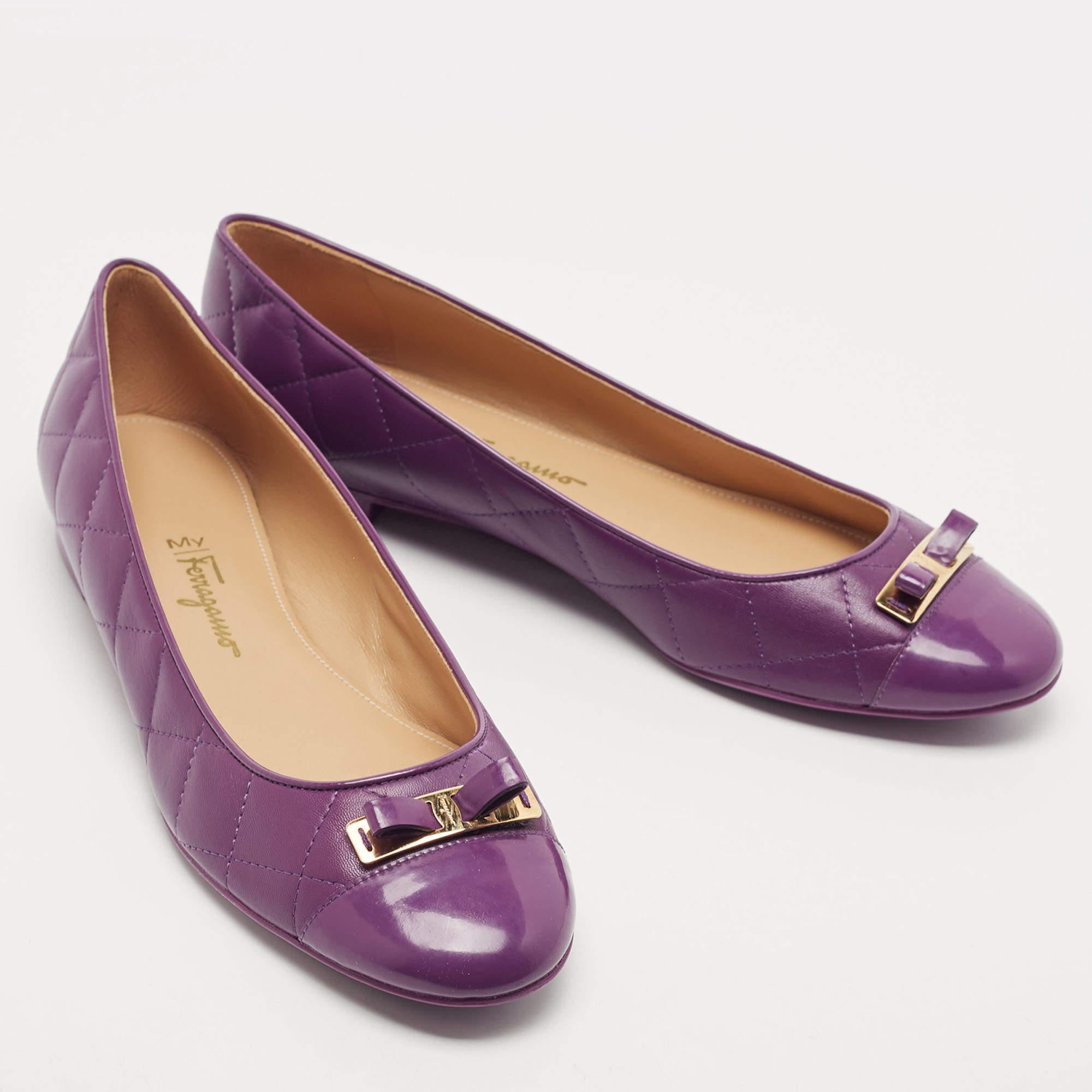 Defined by comfort and effortless style, no wardrobe is ever complete without a pair of chic ballet flats. This pair is lovely to look at and is equipped with elements like a comfortable insole and a durable sole.


Includes
Original Dustbag,
