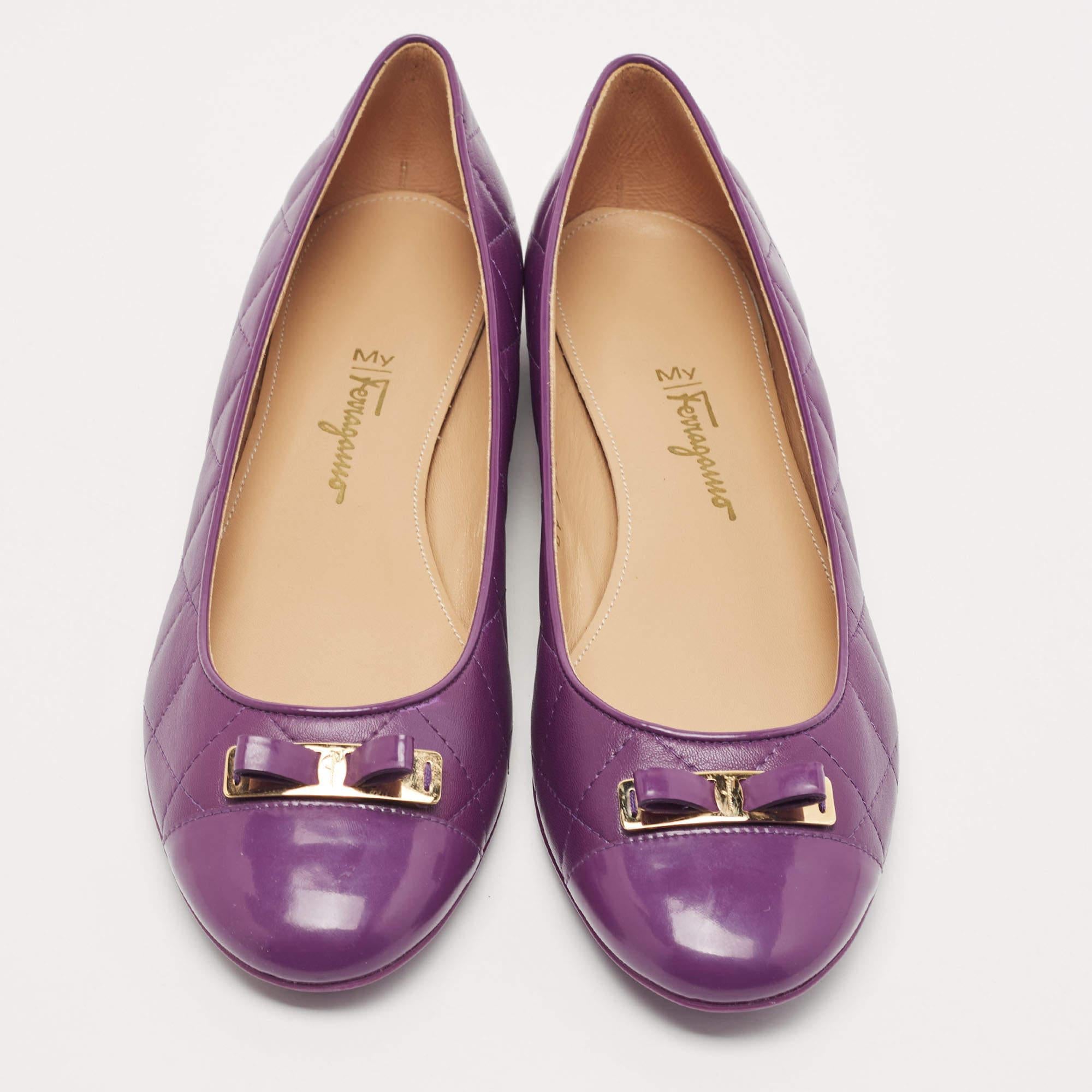 Salvatore Ferragamo Purple Quilted Leather Bow Ballet Flats Size 40.5 In New Condition In Dubai, Al Qouz 2