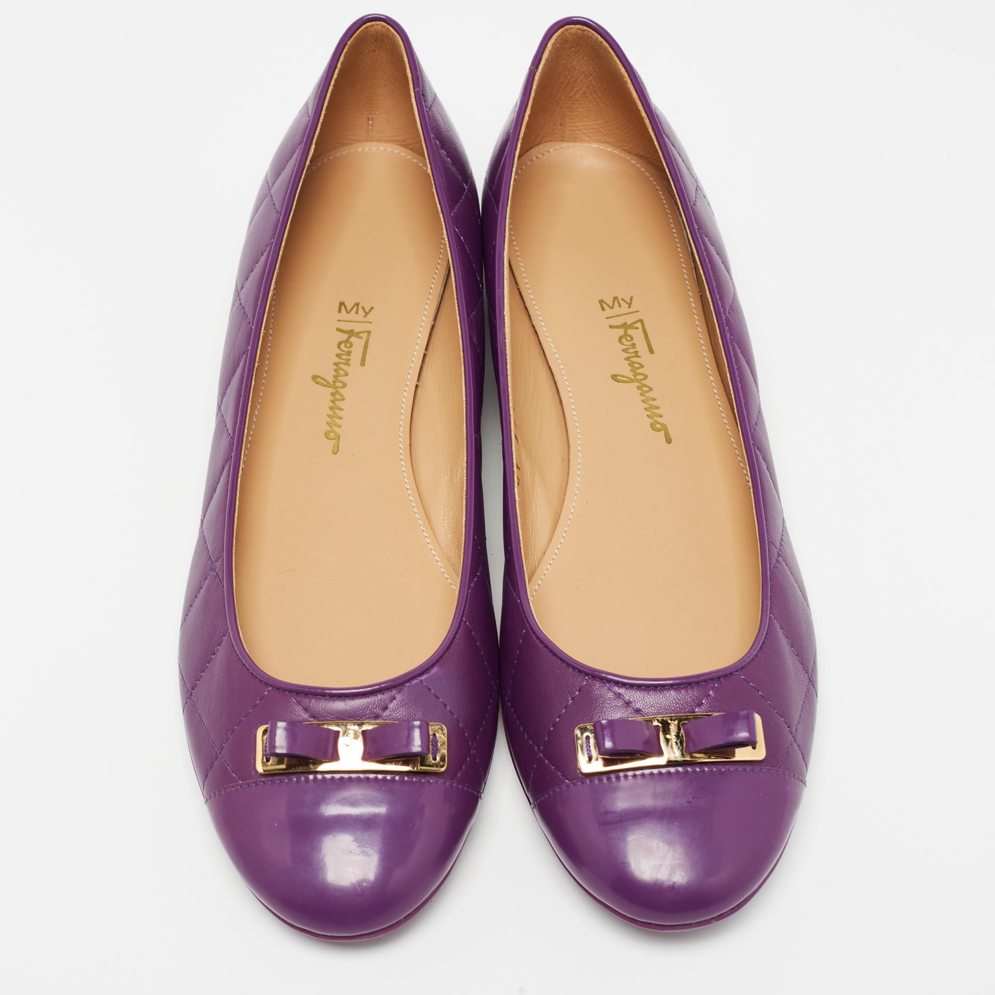 Gray Salvatore Ferragamo Purple Quilted Patent and Leather Bow Ballet Flats Size 40.5 For Sale