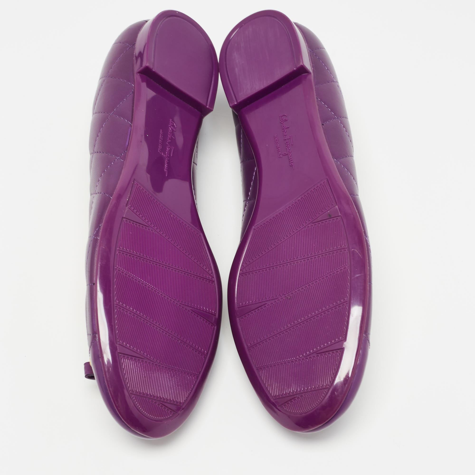 Salvatore Ferragamo Purple Quilted Patent and Leather Bow Ballet Flats Size 40.5 For Sale 1