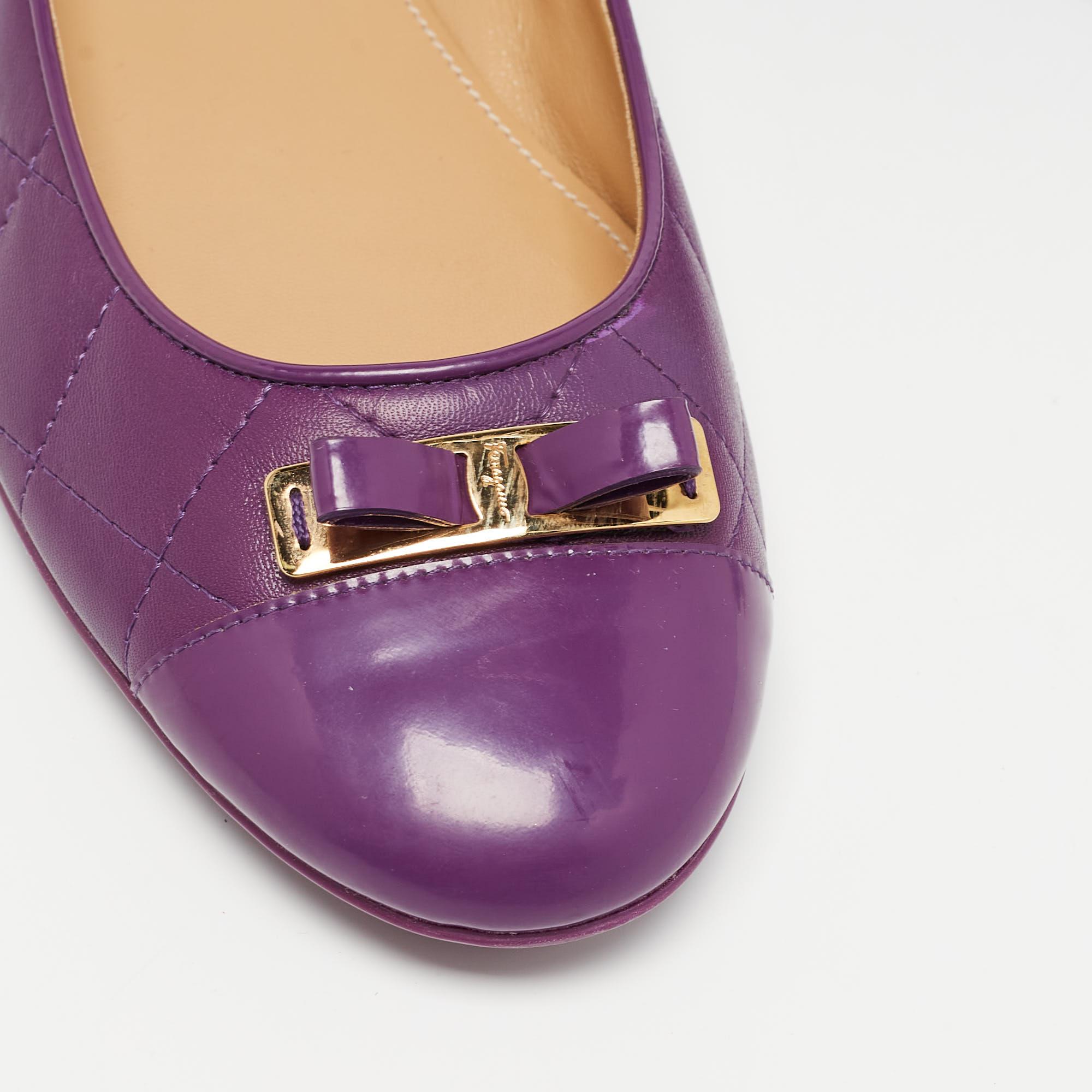 Salvatore Ferragamo Purple Quilted Patent and Leather Bow Ballet Flats Size 40.5 For Sale 2