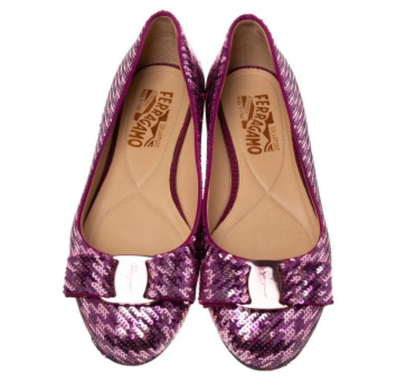 Salvatore Ferragamo - Ballerines Varina à sequins violets, taille 36,5 Pour femmes en vente