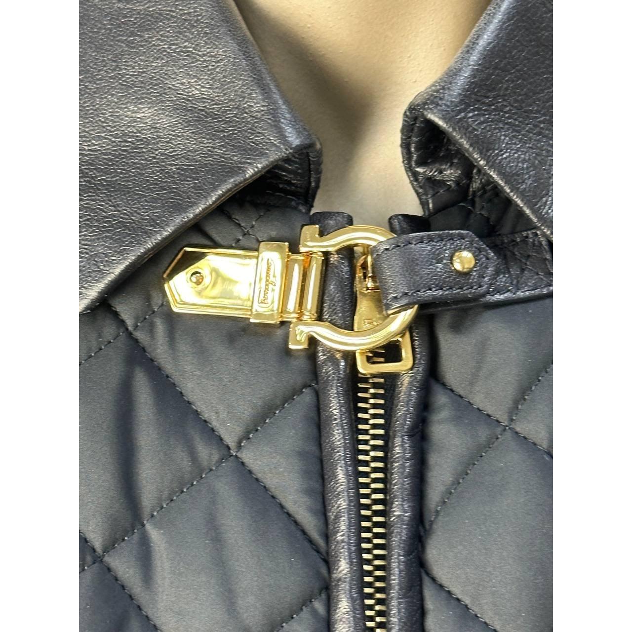 Nero Salvatore Ferragamo Cappotto trapuntato con colletto in pelle Sz.42 in vendita