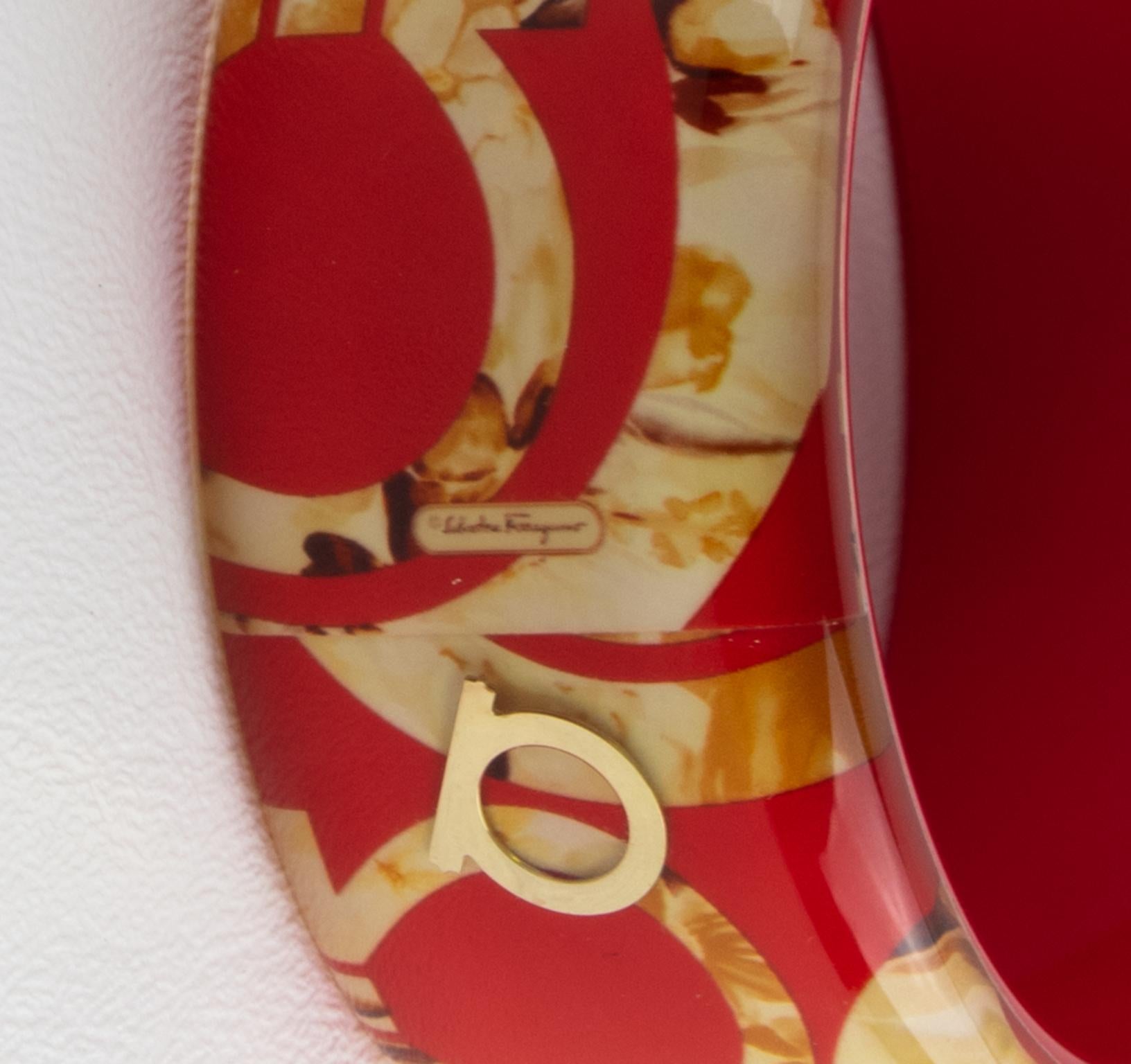 Salvatore Ferragamo Red Acrylic Lucite Bracelet Bangle with Faux-Wood Texture For Sale 4