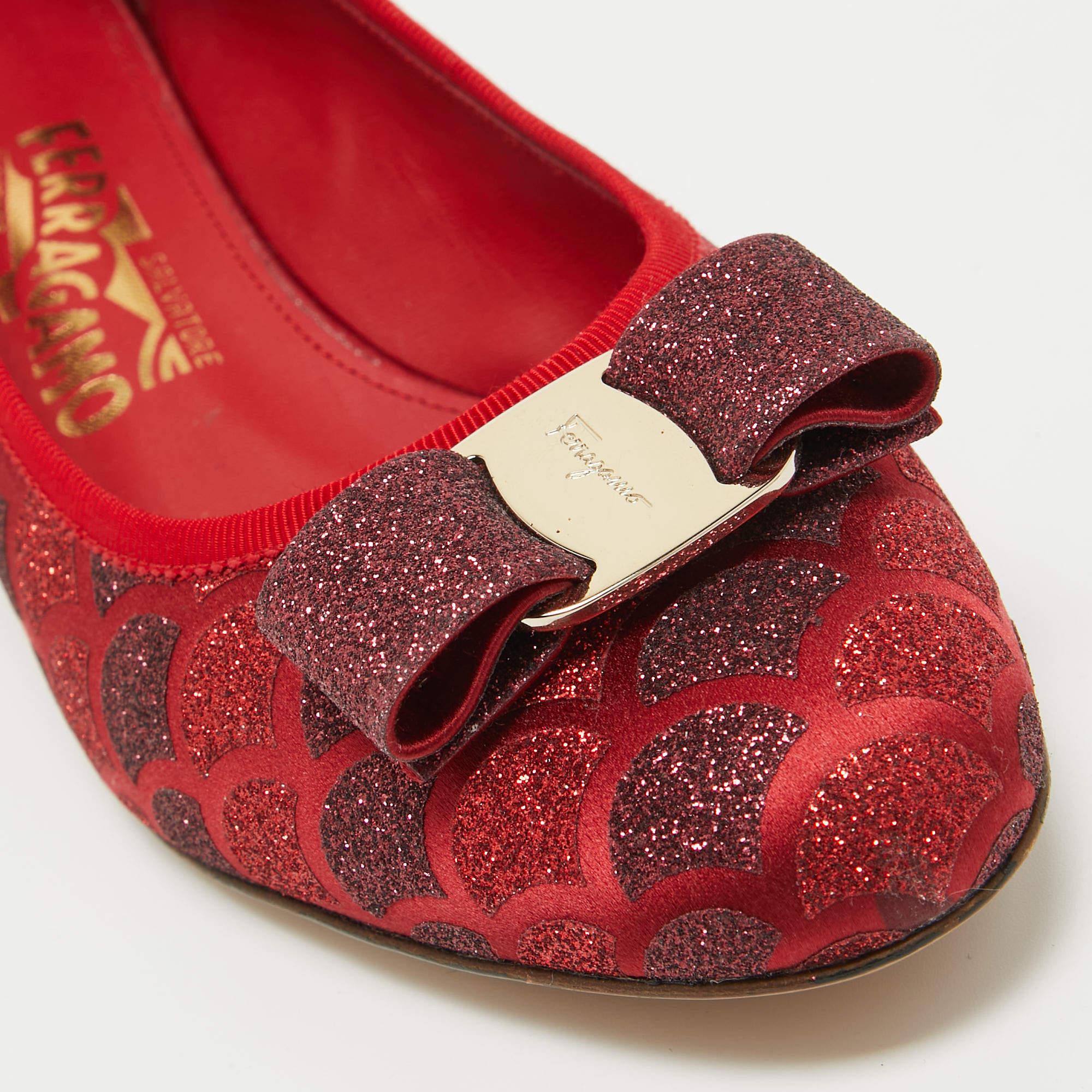 Women's Salvatore Ferragamo Red Glitter Vera Bow Pumps Size 39