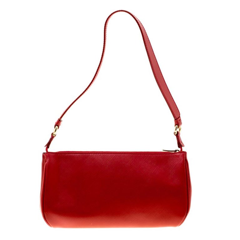 Salvatore Ferragamo Red Leather Lisetta Shoulder Bag For Sale at 1stDibs