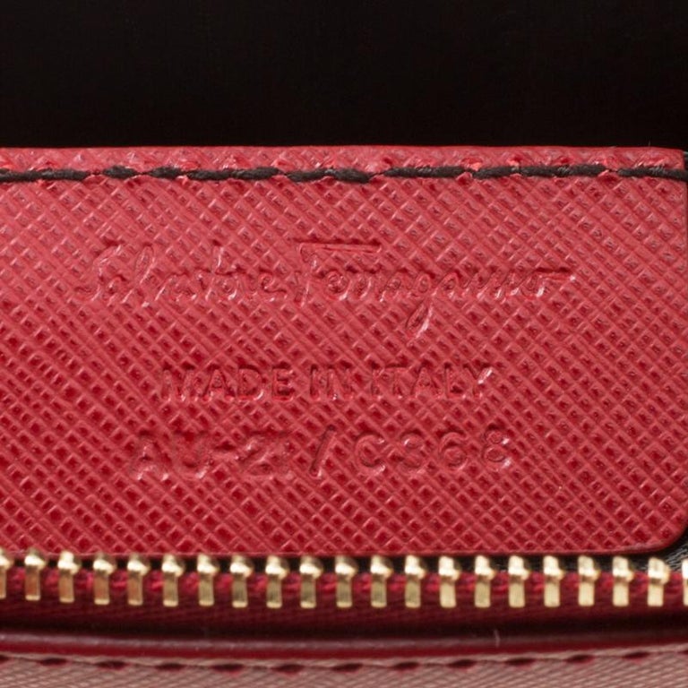 Salvatore Ferragamo Red Leather Lisetta Shoulder Bag For Sale at 1stDibs