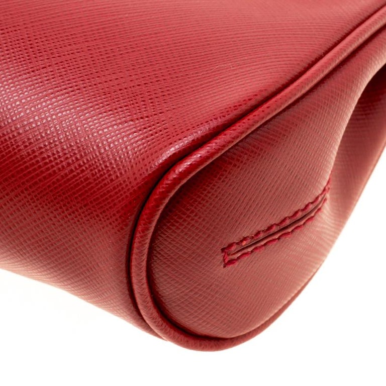 Salvatore Ferragamo Red Leather Lisetta Shoulder Bag For Sale at 1stDibs