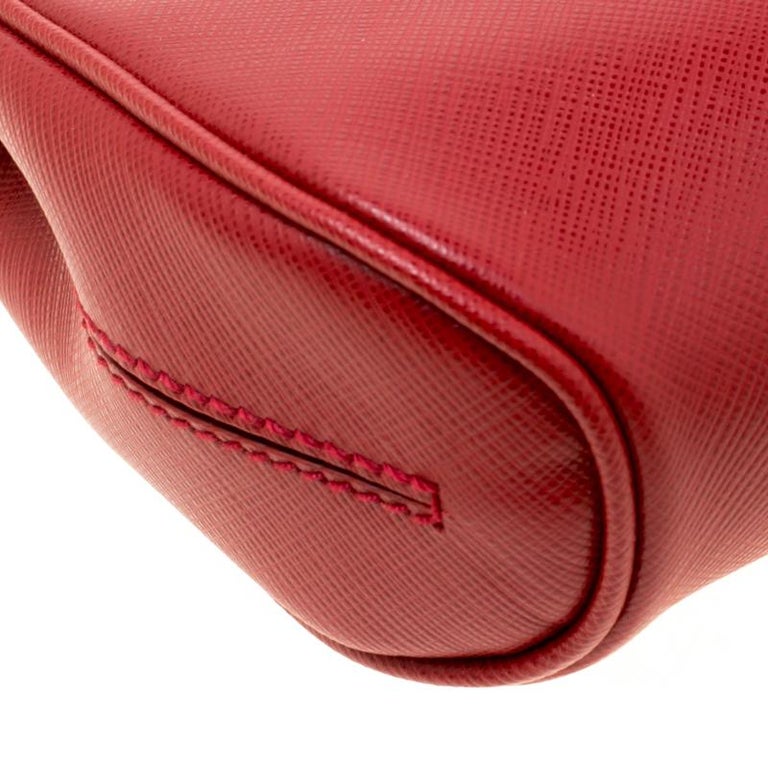 Salvatore Ferragamo Red Leather Lisetta Shoulder Bag For Sale at 1stDibs
