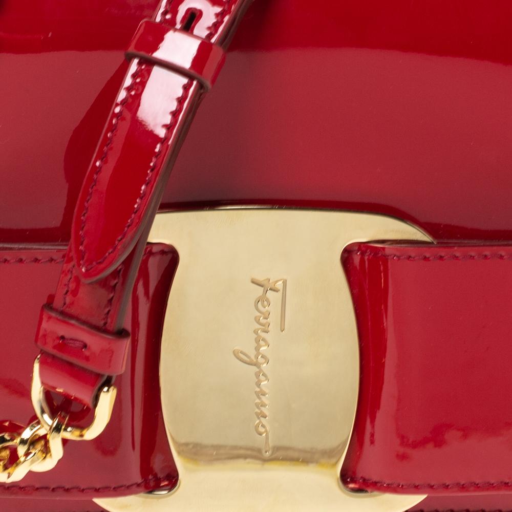 Salvatore Ferragamo Red Patent Leather Bow Crossbody Bag In Good Condition In Dubai, Al Qouz 2