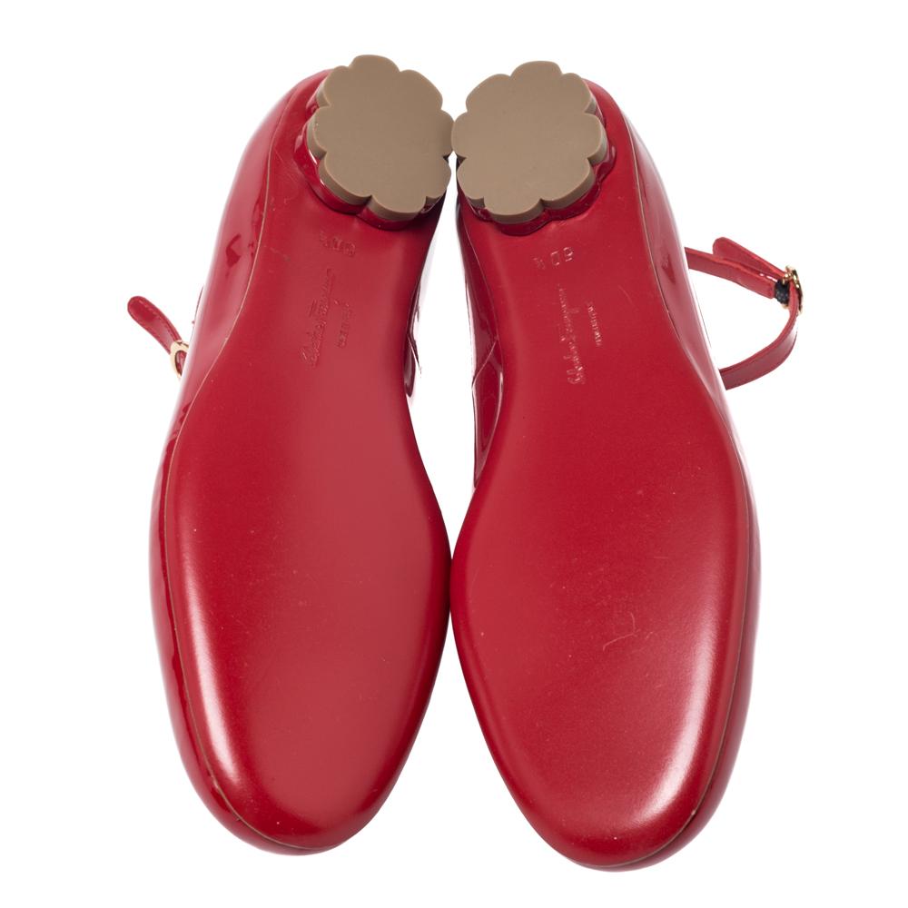 Salvatore Ferragamo Red Patent Leather Cefalu Ankle Strap Ballet Flats Size 36 In New Condition In Dubai, Al Qouz 2