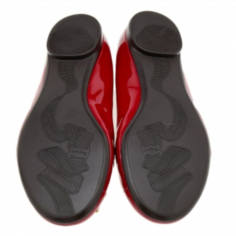 Salvatore Ferragamo Rote Sonnenballettschuhe aus Lackleder Größe 40 im Angebot 3