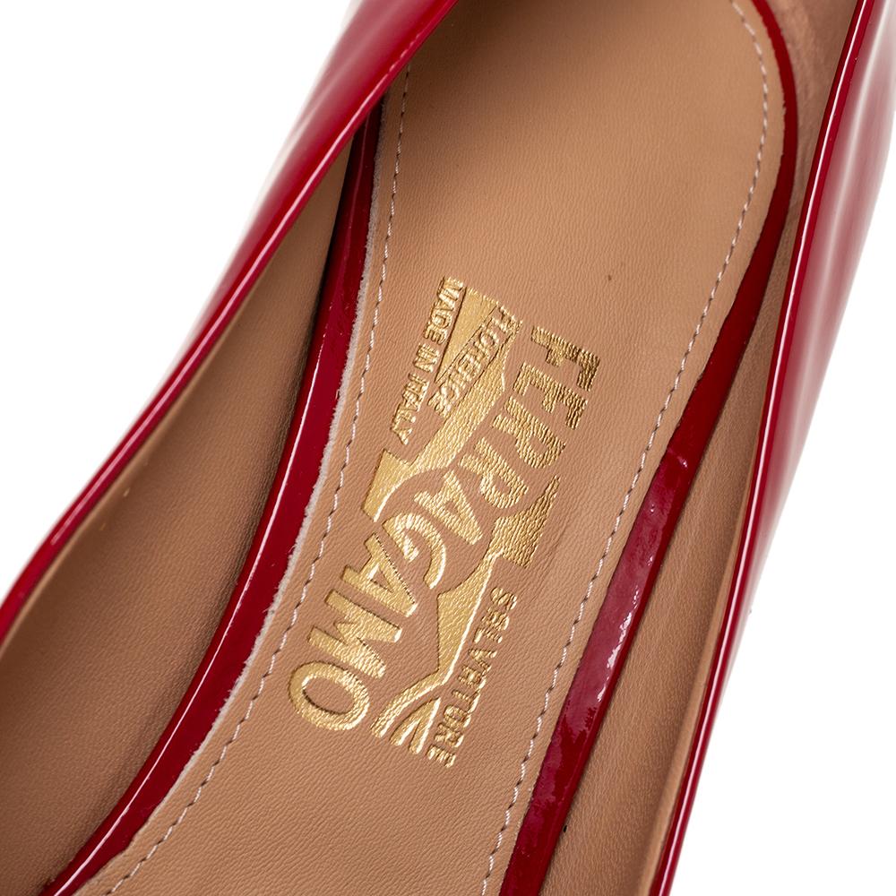 Women's Salvatore Ferragamo Red Patent Leather Vara Bow Peep-Toe Pumps Size 41