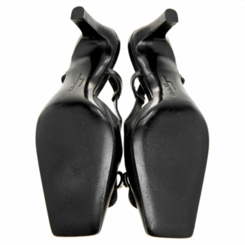 Salvatore Ferragamo Saffiano Lederschnalle Detail Slingback-Sandalen Größe 36,5 Damen im Angebot
