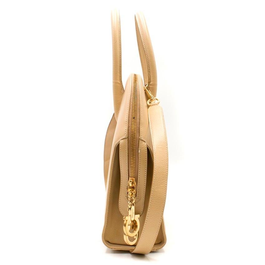Salvatore Ferragamo Sandfarbene Leder-Umhängetasche (Orange)