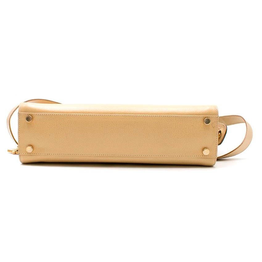 Salvatore Ferragamo Sandfarbene Leder-Umhängetasche Damen