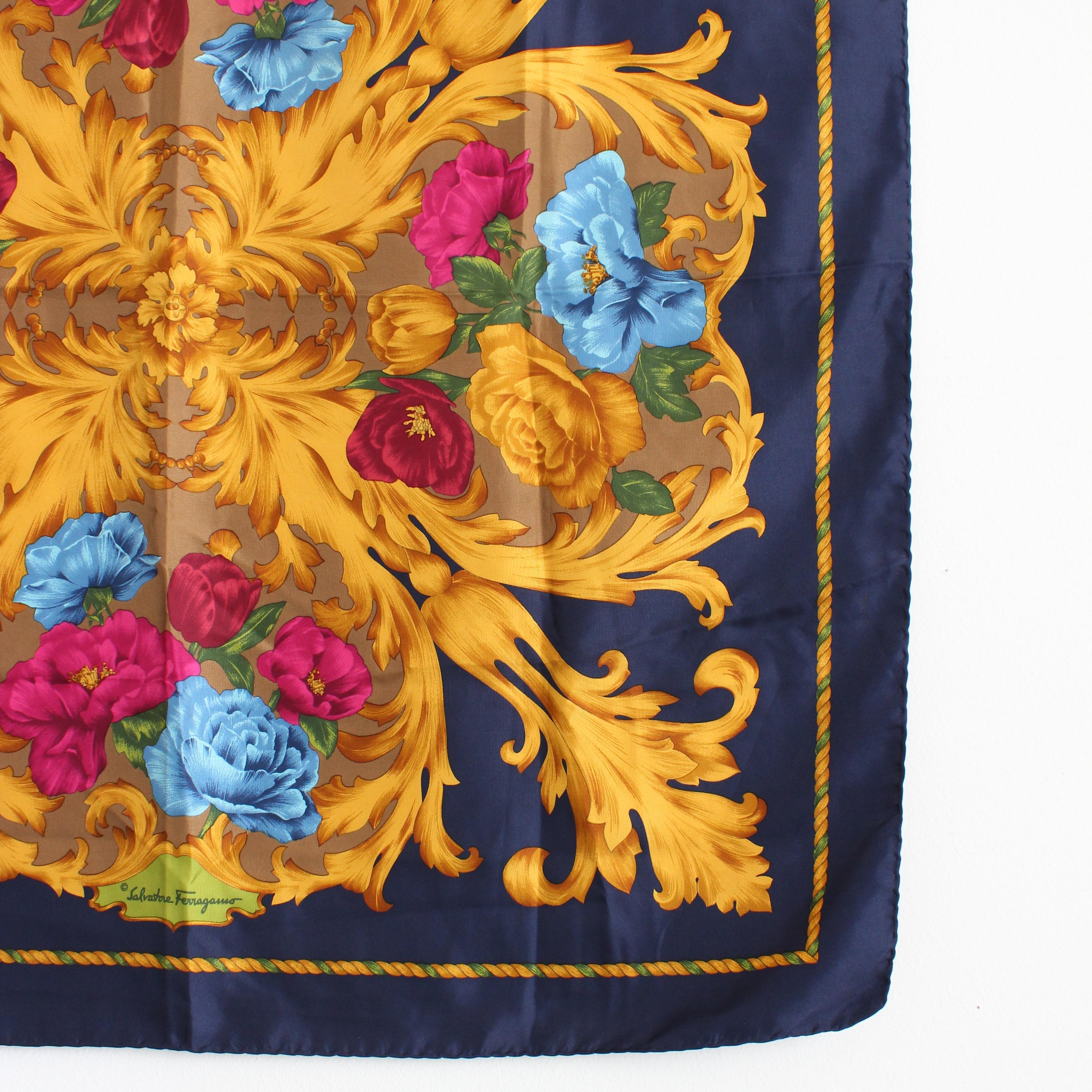 Salvatore Ferragamo - Châle large en soie à imprimé floral baroque, 35 pouces vintage en vente 3