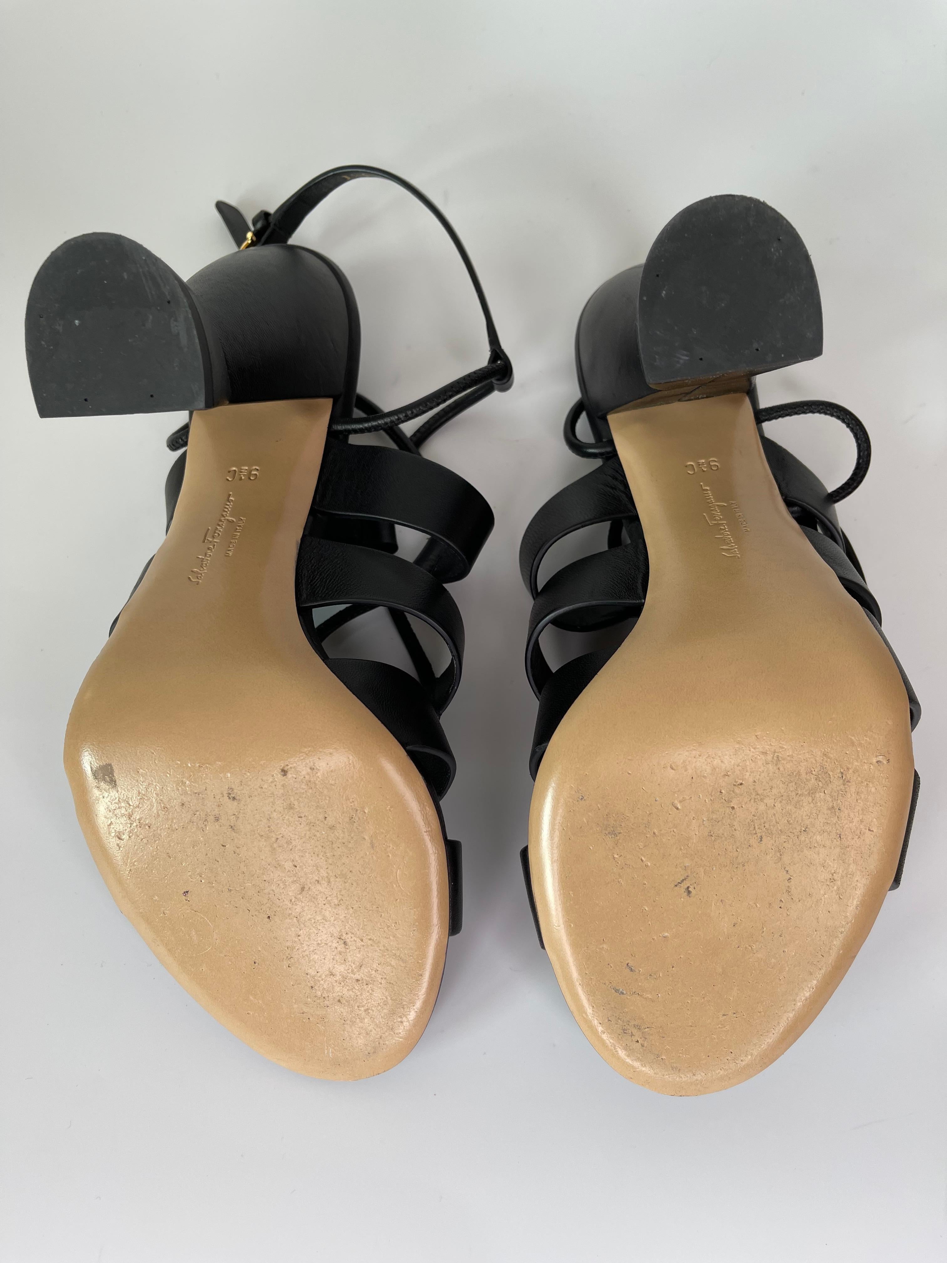 Women's Salvatore Ferragamo Sculpted Heel Sandal Black (39 EU) For Sale