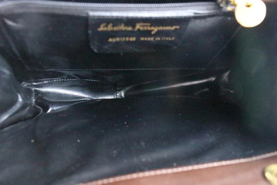 Black Salvatore Ferragamo Shoulder Gancini 26mr0701 Brown Leather Cross Body Bag For Sale