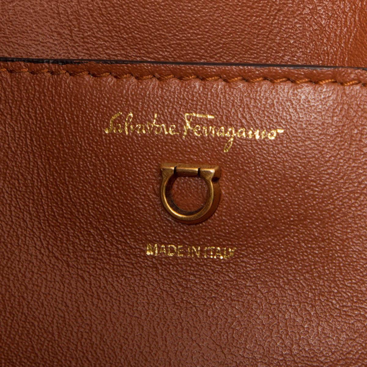 SALVATORE FERRAGAMO Sienna brown leather TRIFOLIO Tote Bag Siena Tan In Excellent Condition In Zürich, CH