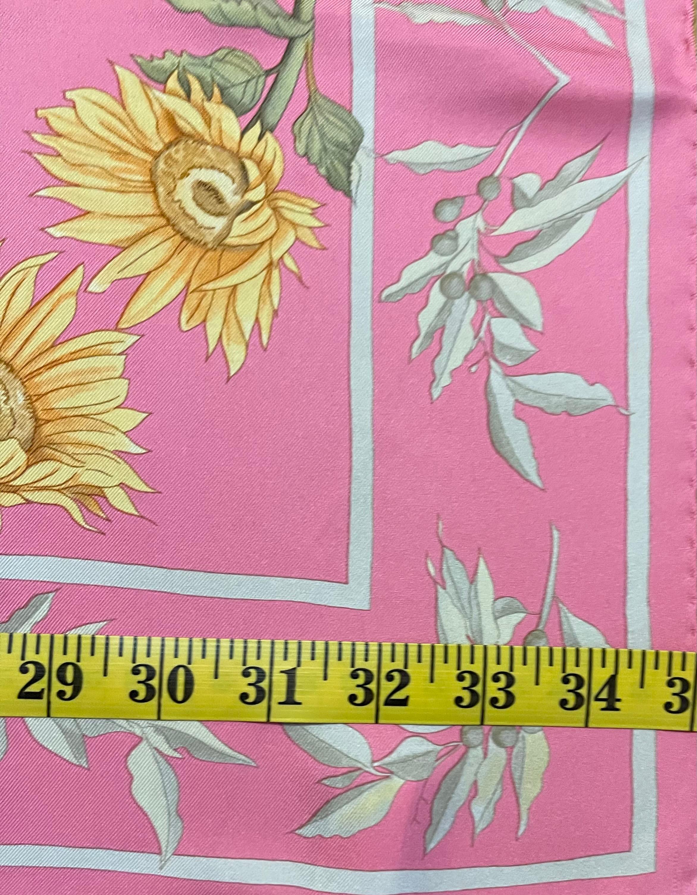Pañuelo floral de seda Salvatore Ferragamo en venta 8