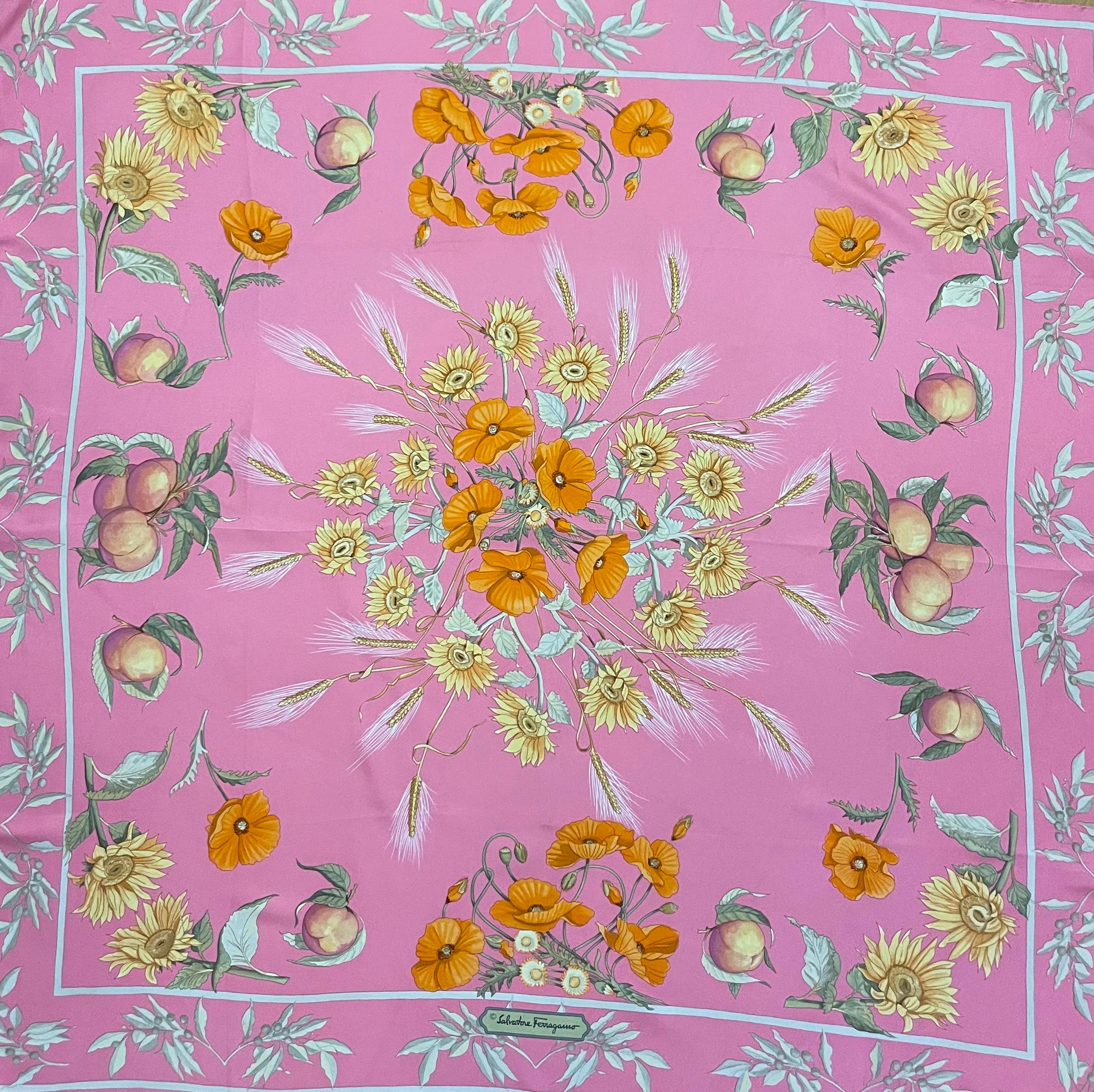 Pañuelo Floral de Seda Salvatore Ferragamo. Precioso pañuelo floral con colores vibrantes y atrevidos, el diseño es una representación perfecta de la fascinación de la marca por las flores y todo lo floral. 
En perfecto estado. 
35in x 35in. 