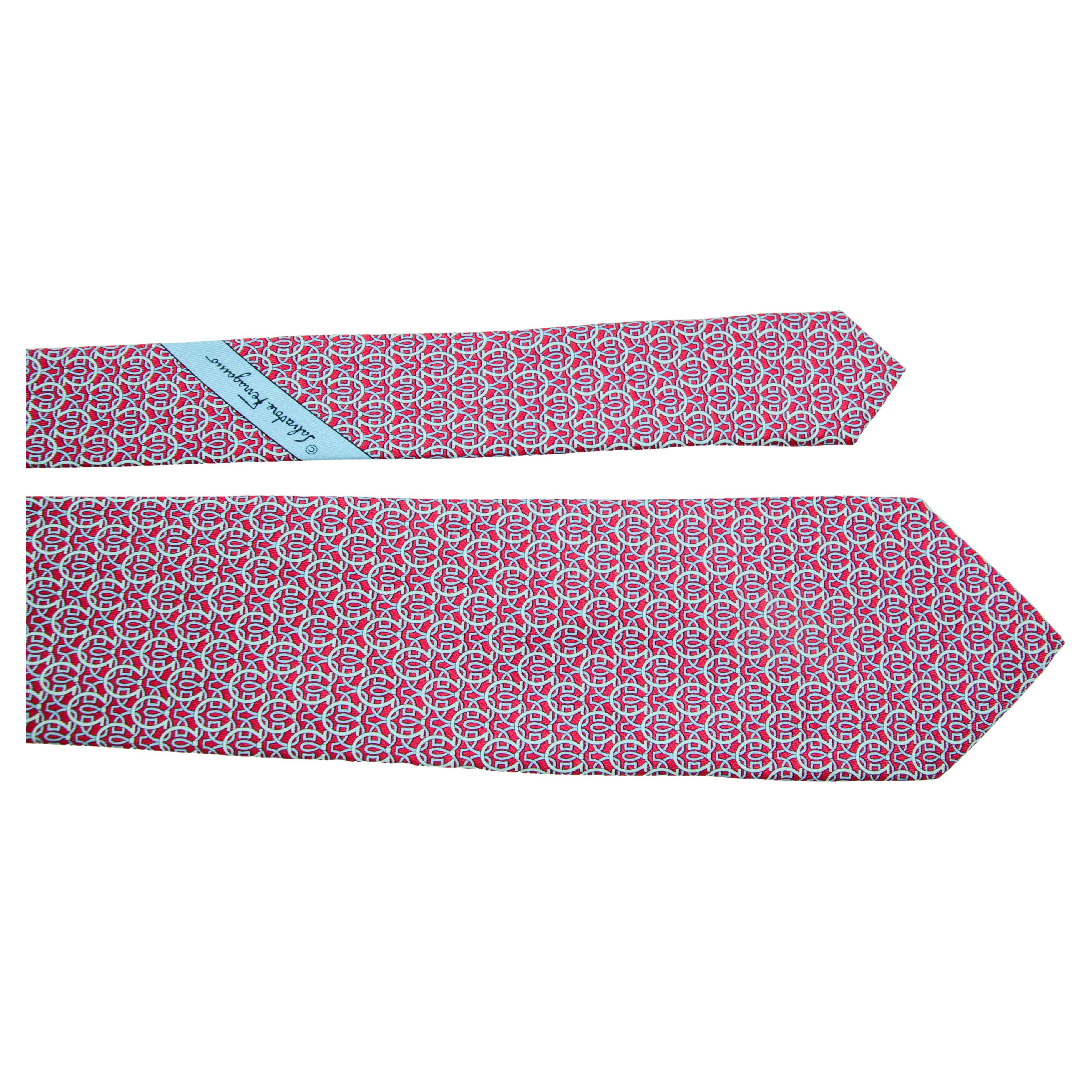 SALVATORE FERRAGAMO Silk Neck Tie Gancini Details Pink and Blue In Good Condition For Sale In North Hollywood, CA