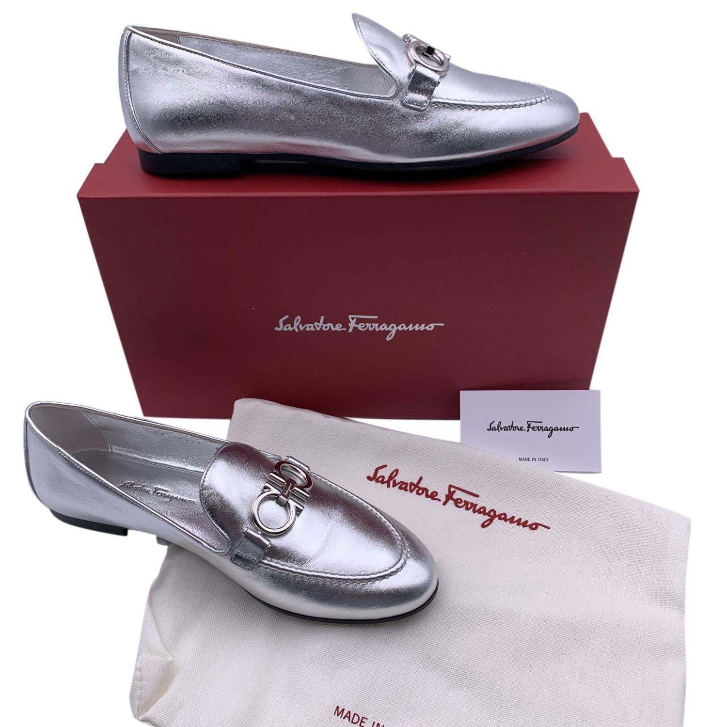 Salvatore Ferragamo Silver Leather Trifoglio Loafers Size 7C 37.5C In New Condition In Rome, Rome