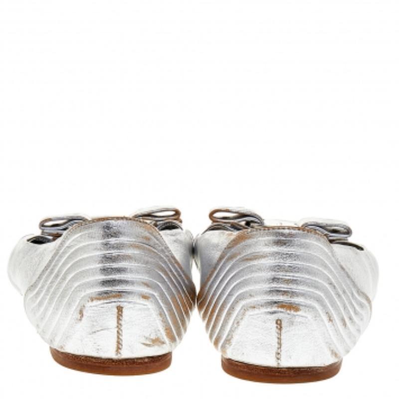 Salvatore Ferragamo Ballerine Vara Bow in pelle argento 37,5 1