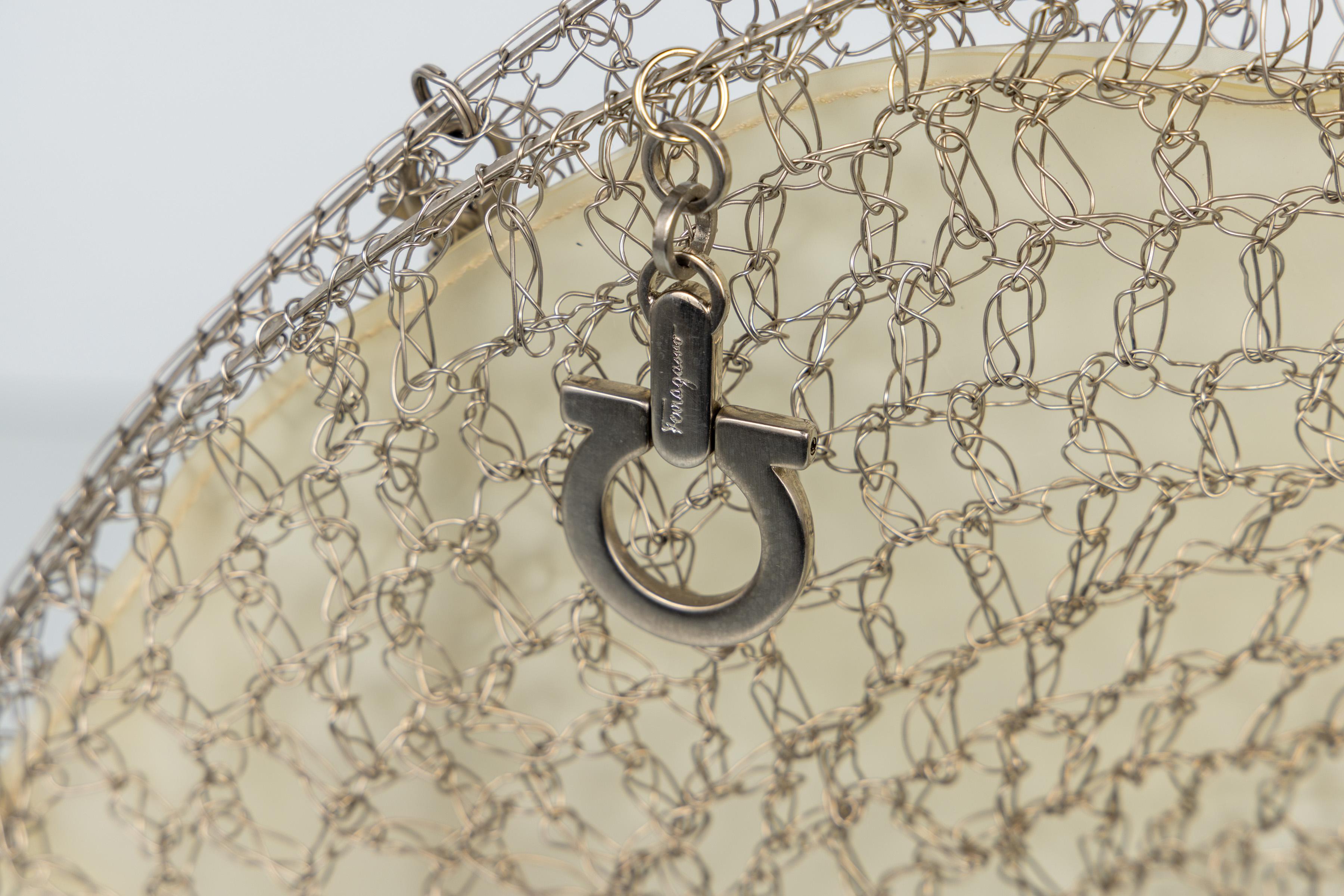 Salvatore Ferragamo Borsa rotonda in filo d'argento all'uncinetto, anni '90 in vendita 1
