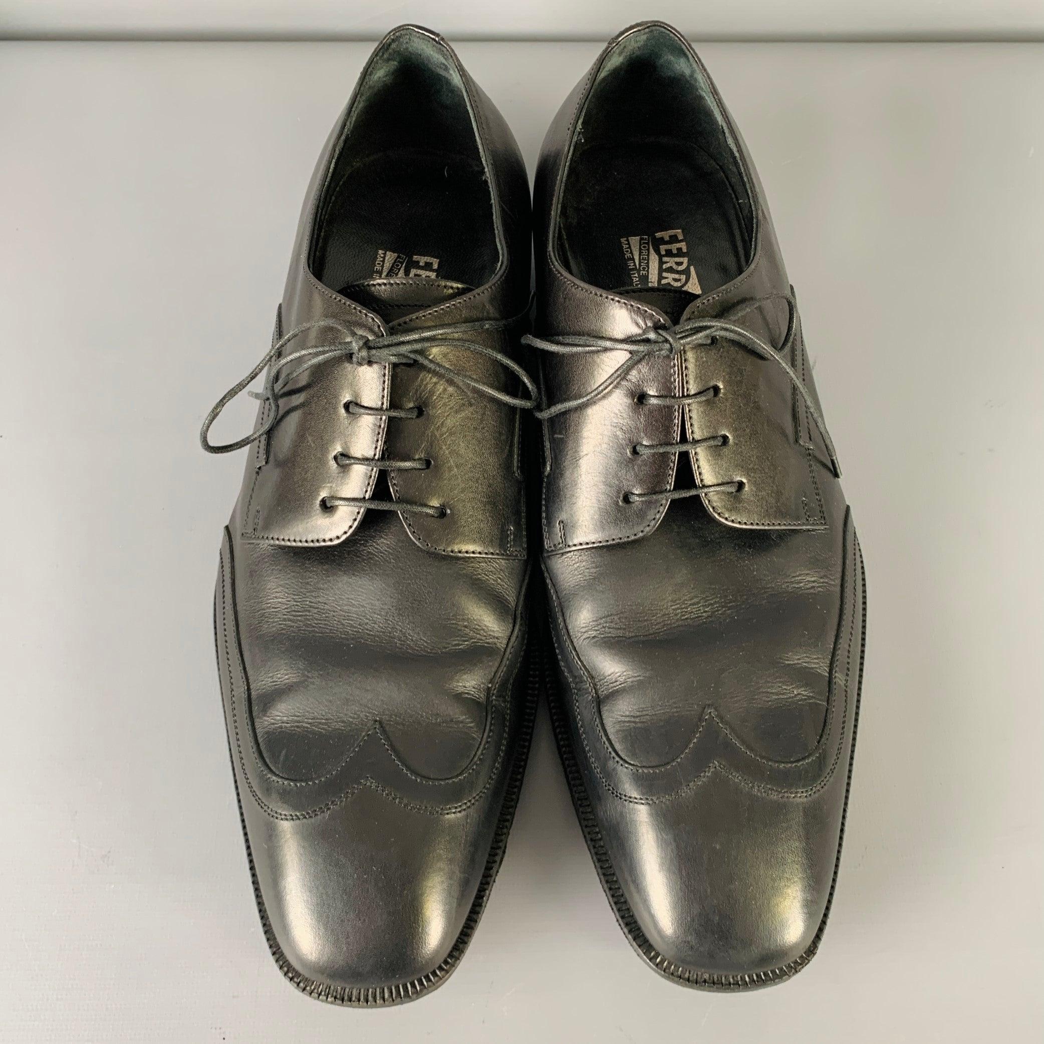 SALVATORE FERRAGAMO - Chaussures noires à bout carré à lacets en cuir à pointe d'aigle, taille 10 Bon état - En vente à San Francisco, CA