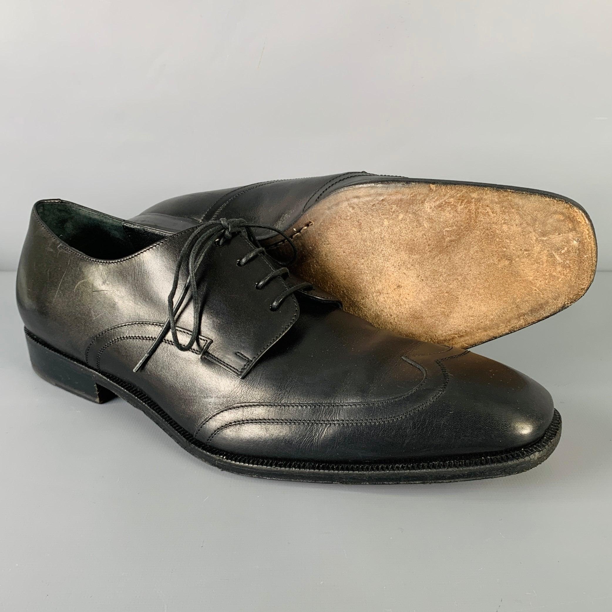 SALVATORE FERRAGAMO - Chaussures noires à bout carré à lacets en cuir à pointe d'aigle, taille 10 Pour hommes en vente