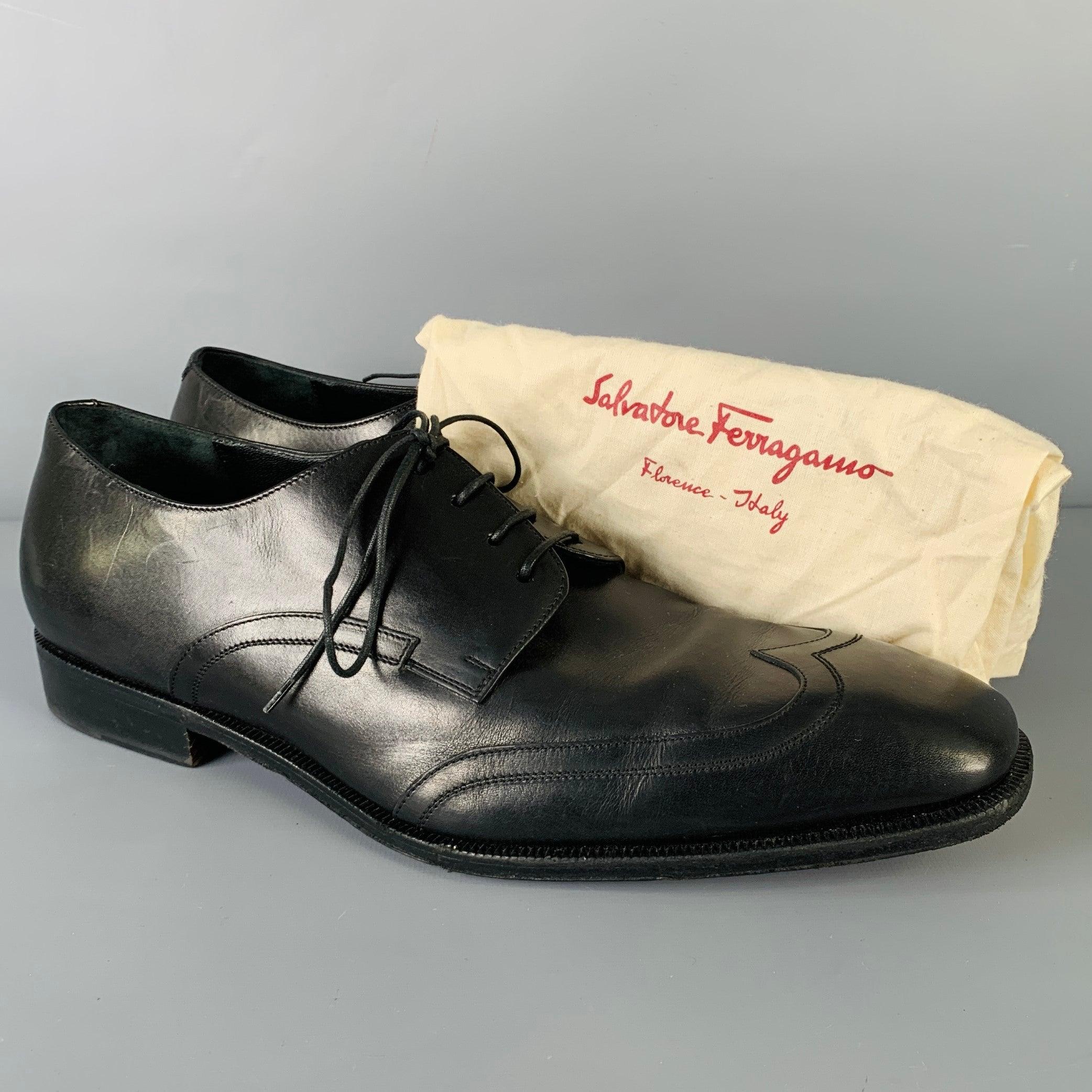 SALVATORE FERRAGAMO - Chaussures noires à bout carré à lacets en cuir à pointe d'aigle, taille 10 en vente 2