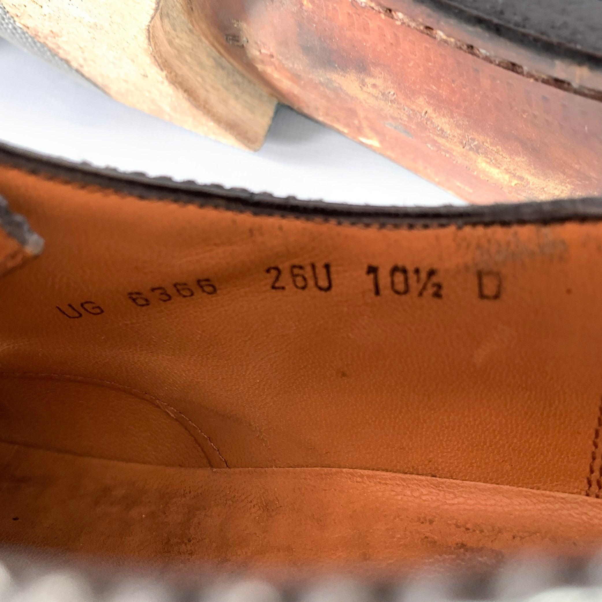 SALVATORE FERRAGAMO Taille 10.5 Chaussures à lacets en cuir perforé de couleur noire en vente 3