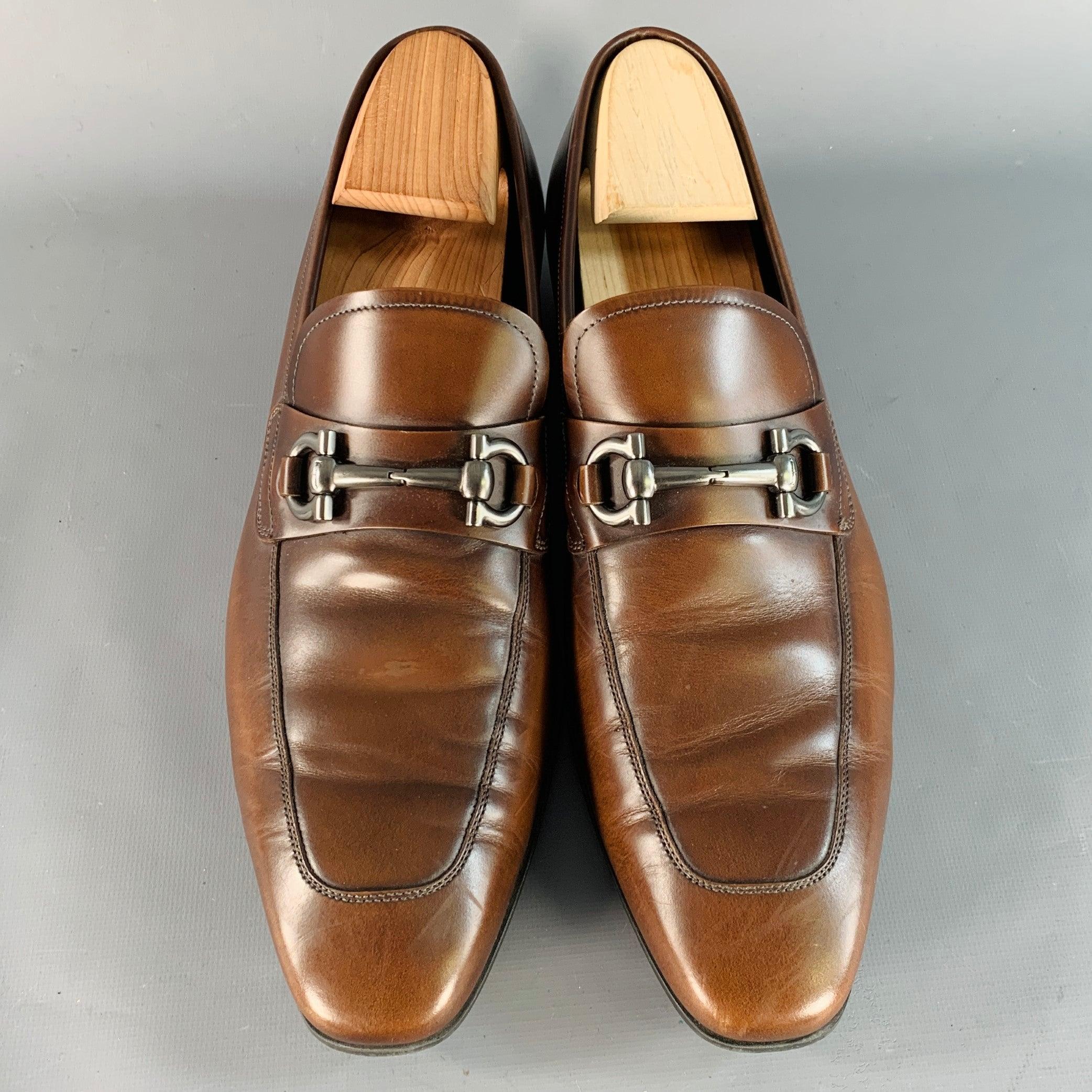 SALVATORE FERRAGAMO Größe 10.5 Riesige Braun Silber Leder Horsebit Loafers Herren im Angebot
