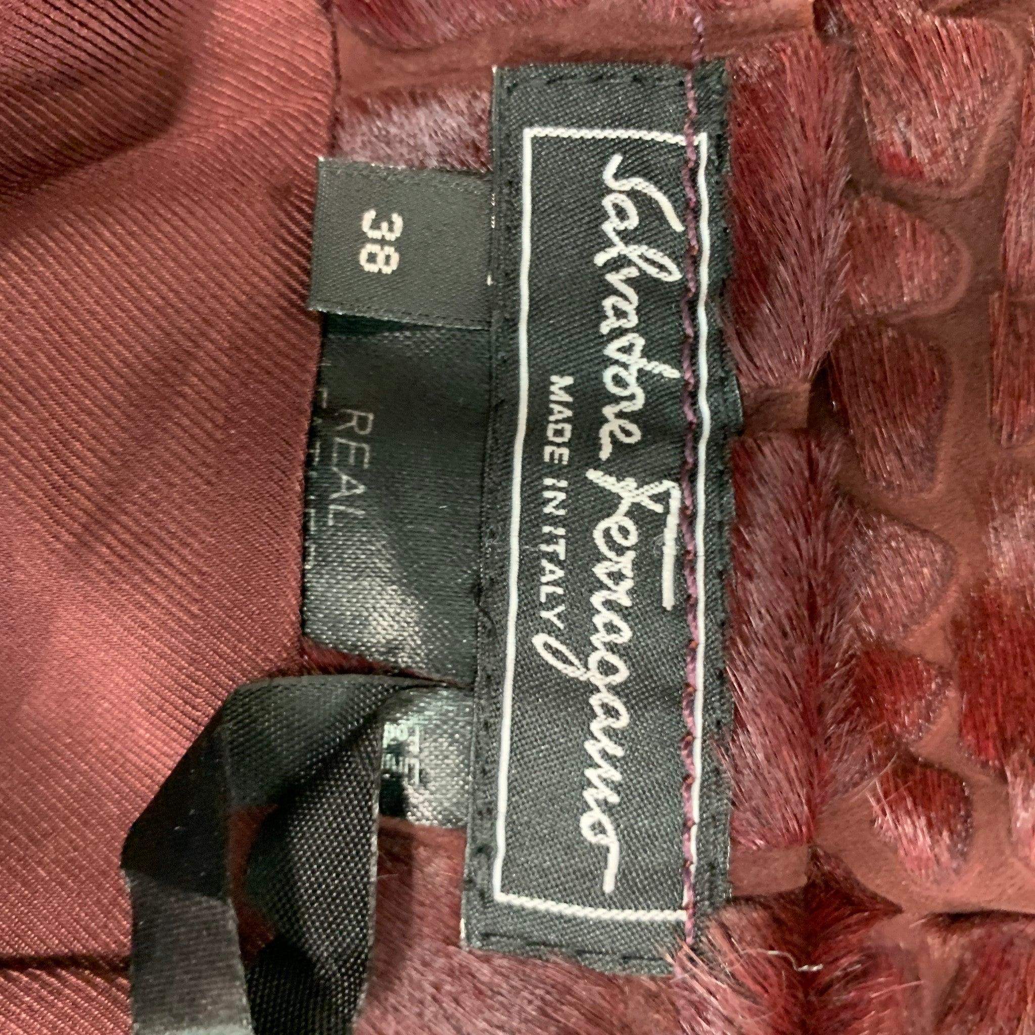 SALVATORE FERRAGAMO Size 2 Burgundy Pencil Knee-Length Skirt In Excellent Condition For Sale In San Francisco, CA