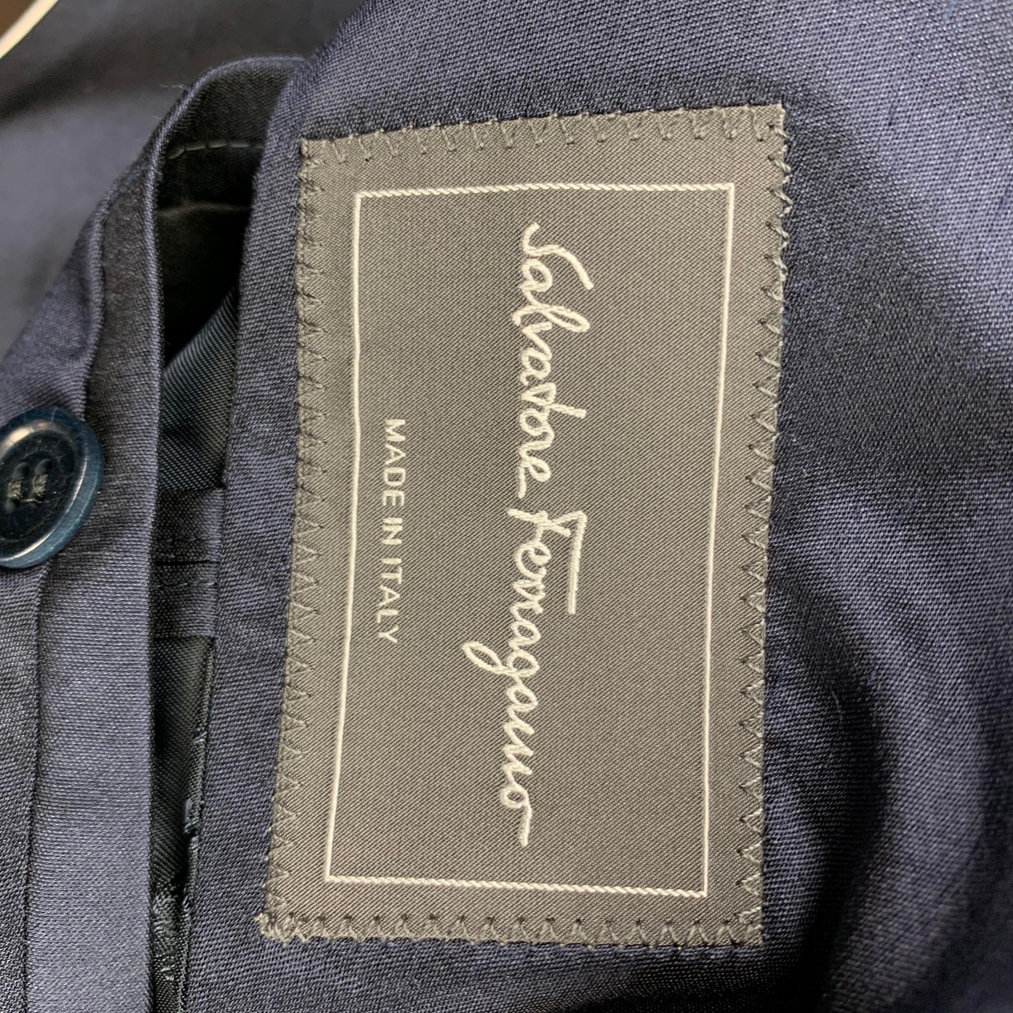 SALVATORE FERRAGAMO Size 38 Regular Navy Silk Shawl Lapel Sport Coat In Excellent Condition In San Francisco, CA