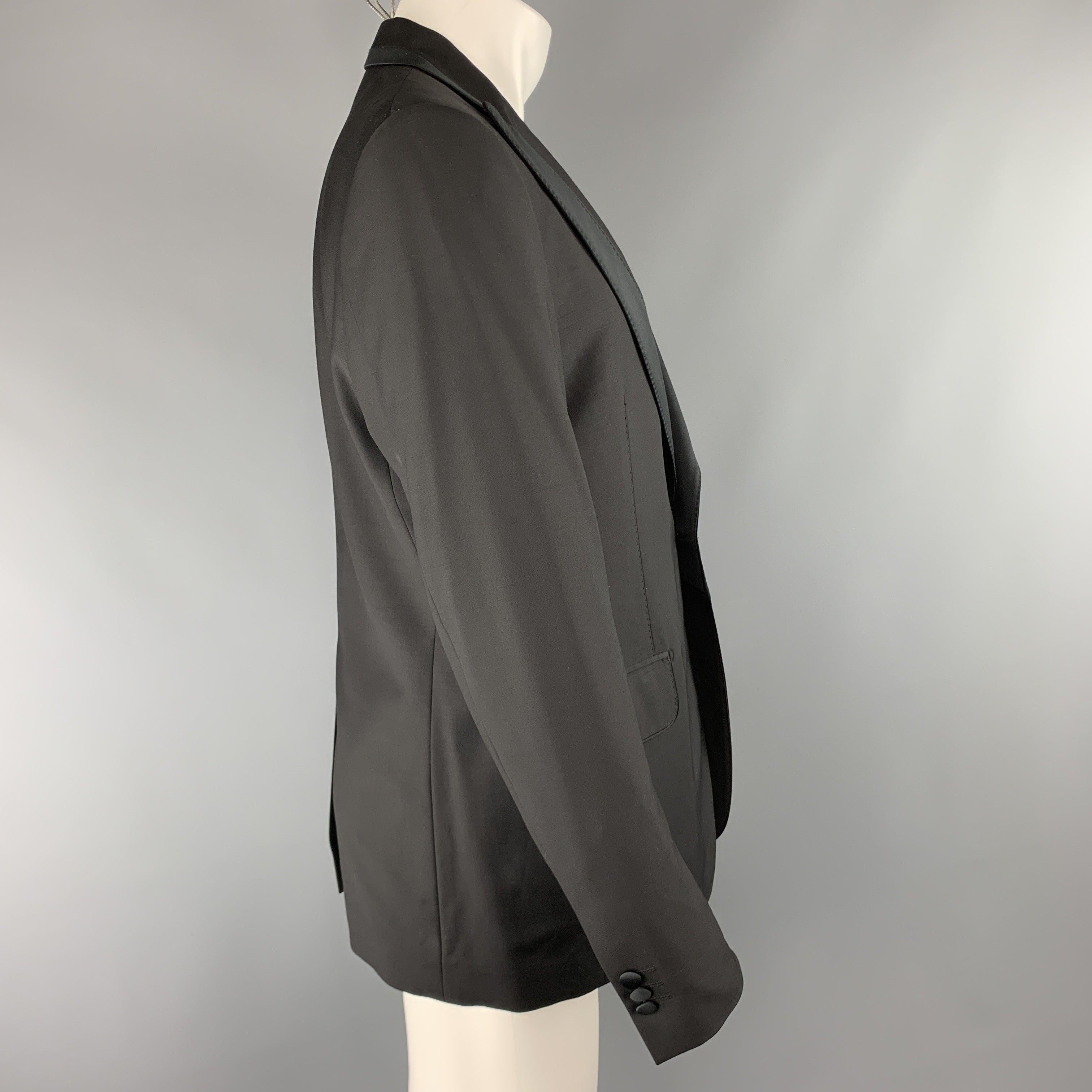 SALVATORE FERRAGAMO Size 40 Black Wool Satin Panel Peak Lapel Sport Coat For Sale 1