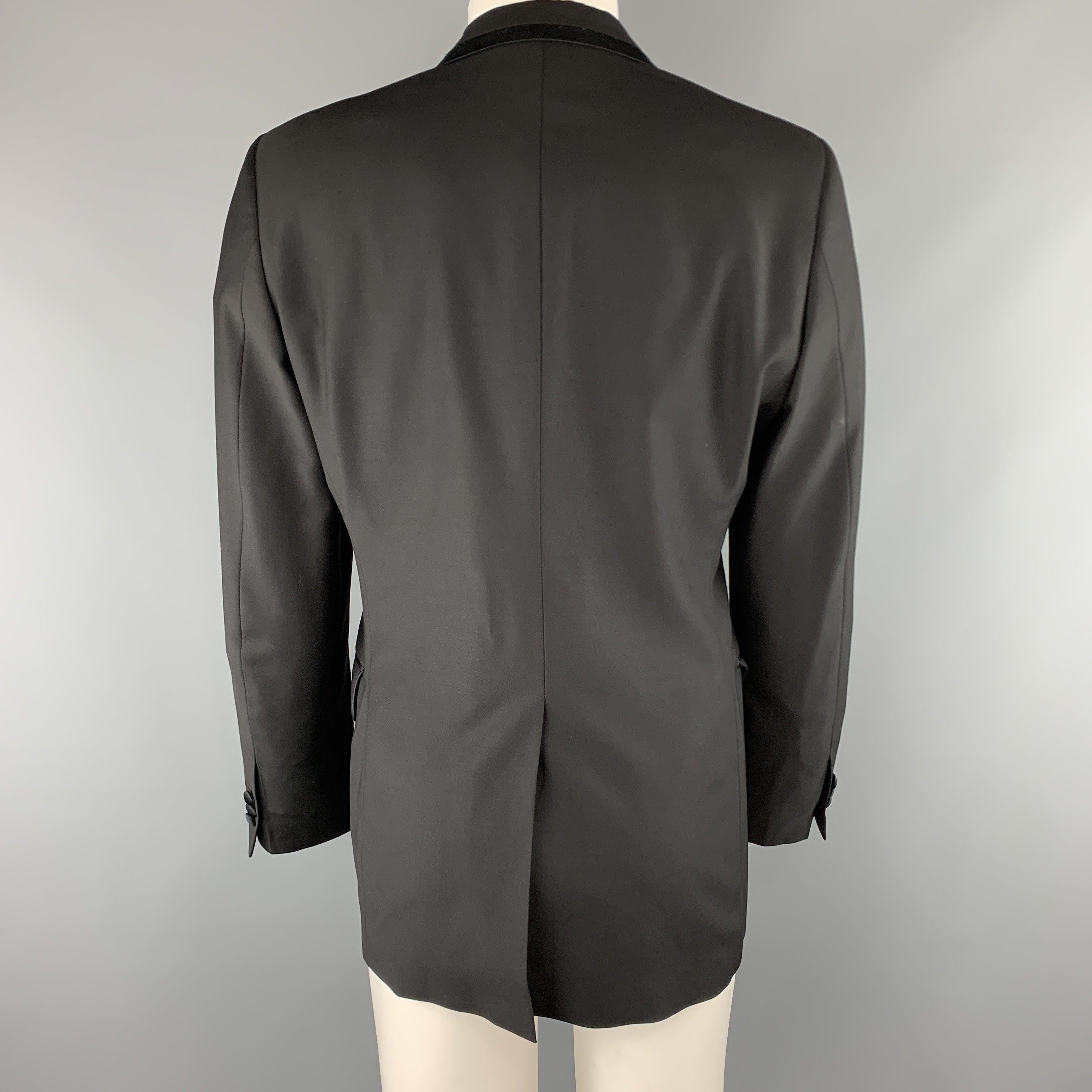 SALVATORE FERRAGAMO Size 40 Black Wool Satin Panel Peak Lapel Sport Coat For Sale 2