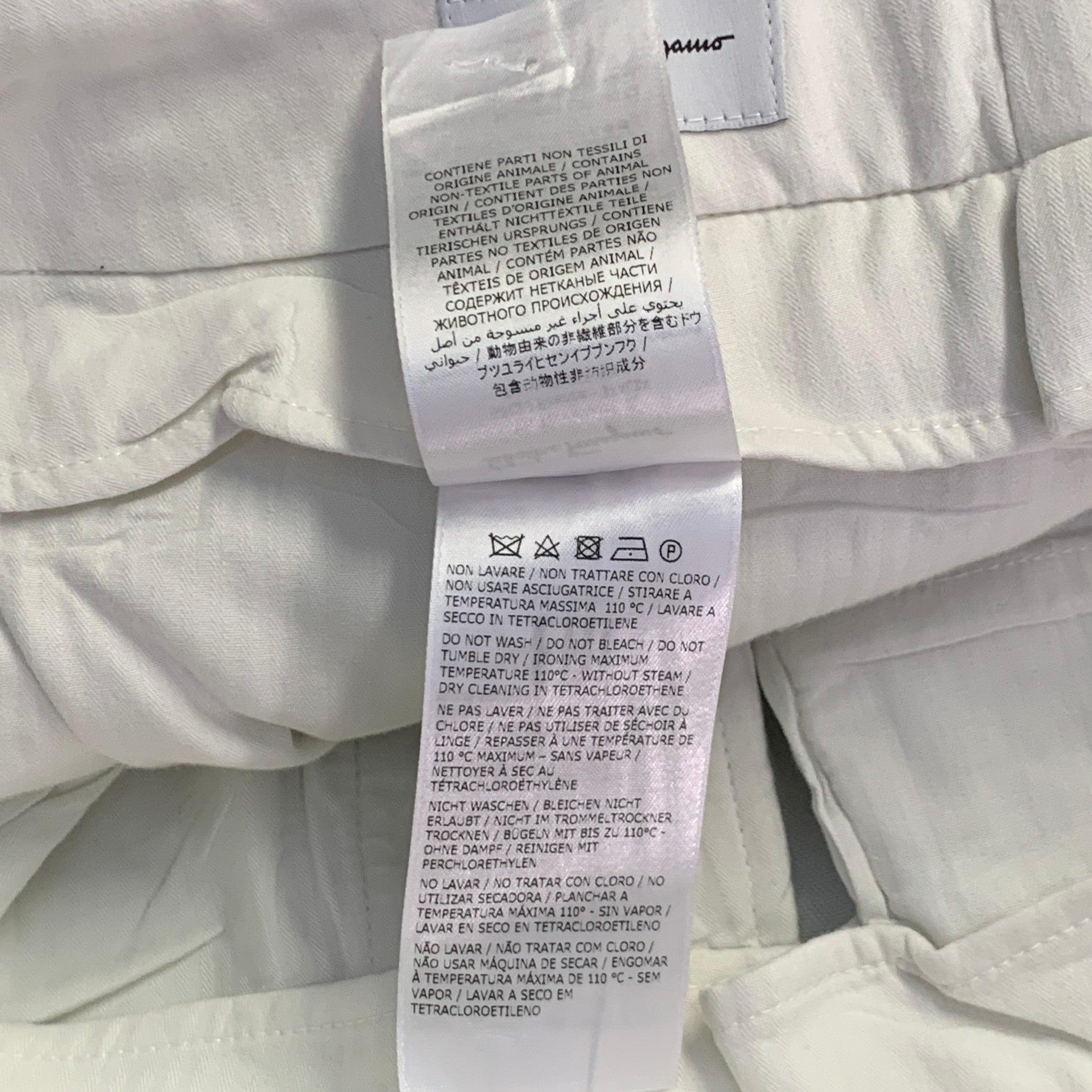 SALVATORE FERRAGAMO Taille 40 Pantalon droit décontracté en sergé de coton soie blanc cassé en vente 2
