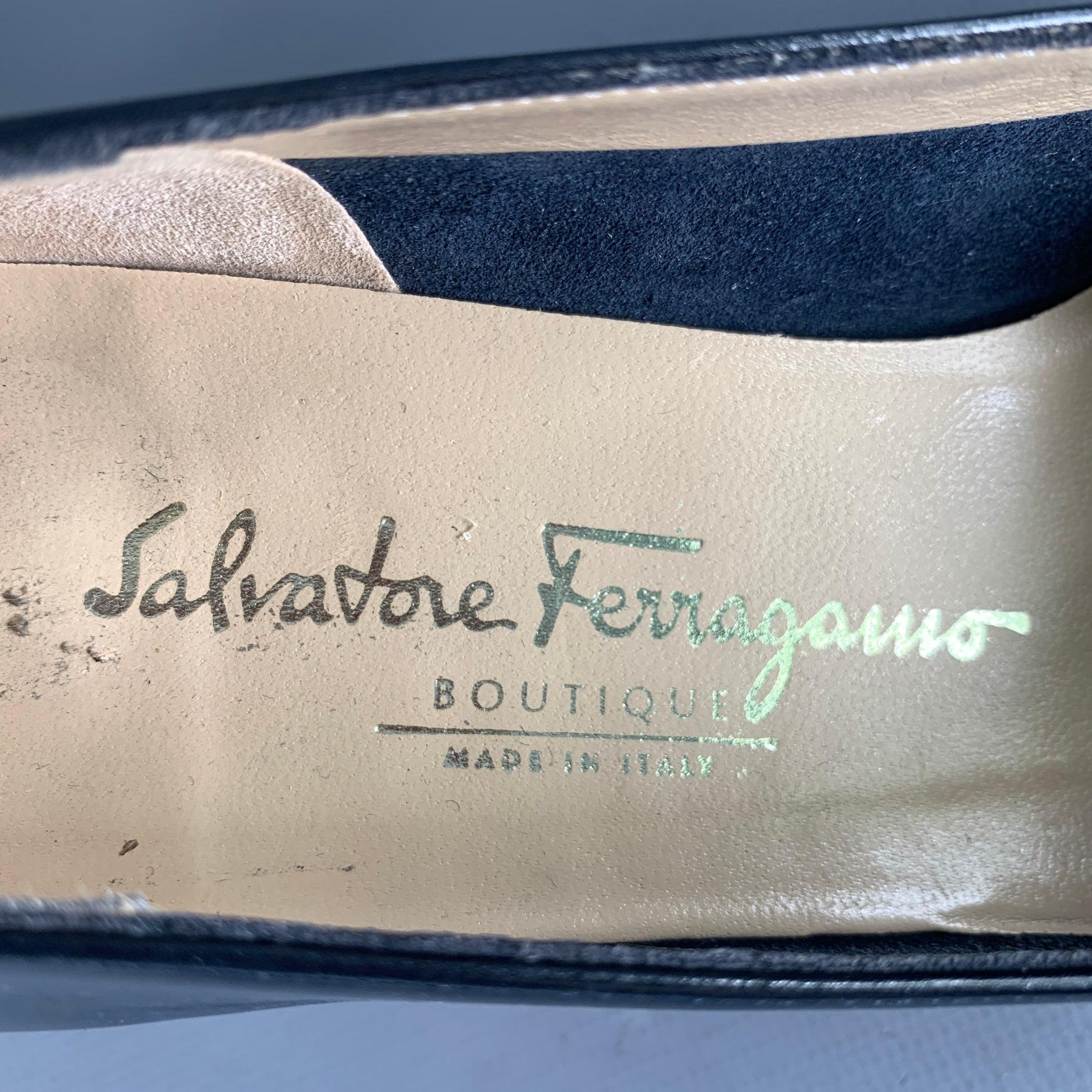 SALVATORE FERRAGAMO Size 5.5 Navy Leather Kitten Heel Pumps For Sale 2