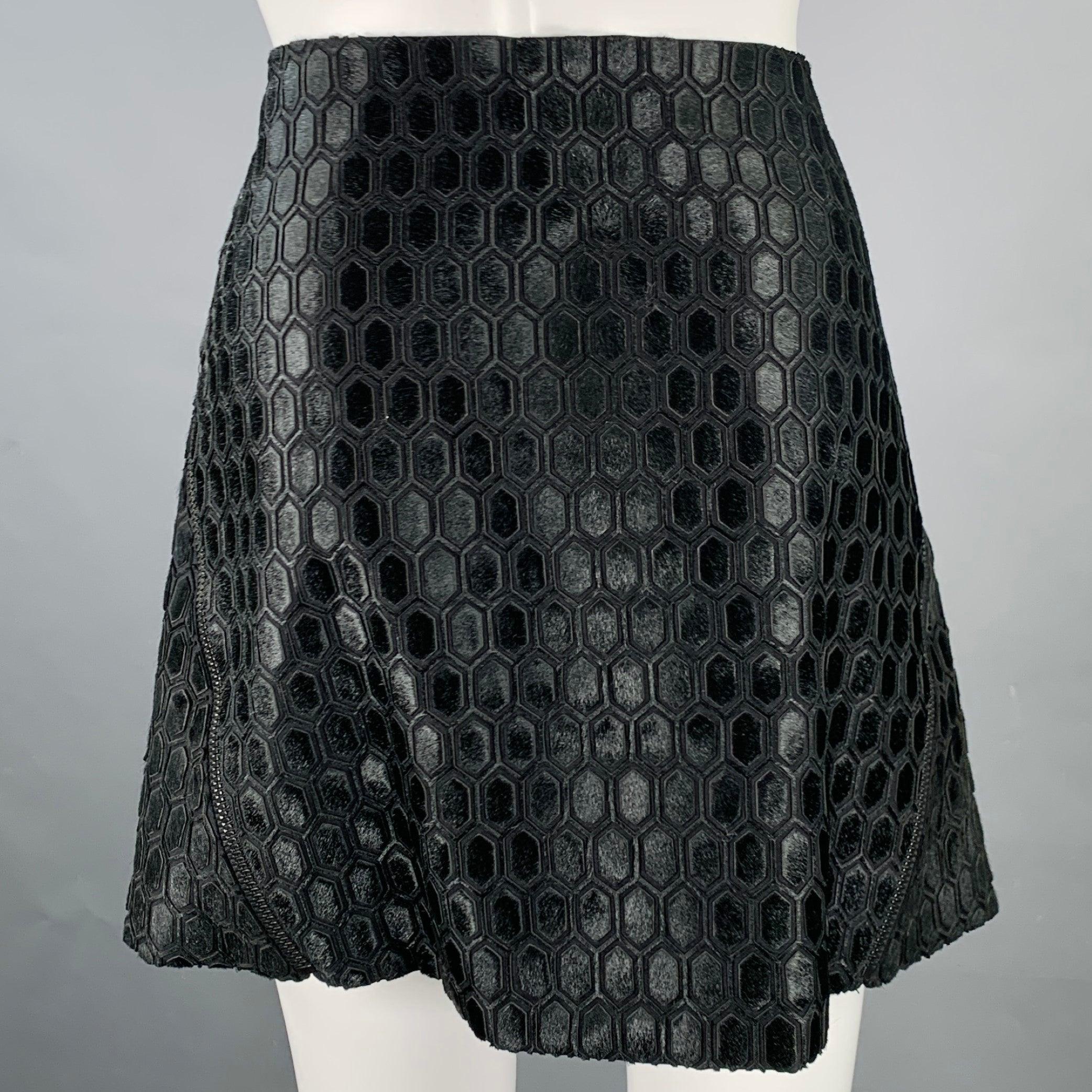 SALVATORE FERRAGAMO Size 6 Black Wool Calf Hair Geometric Zip Mini Skirt In Excellent Condition For Sale In San Francisco, CA