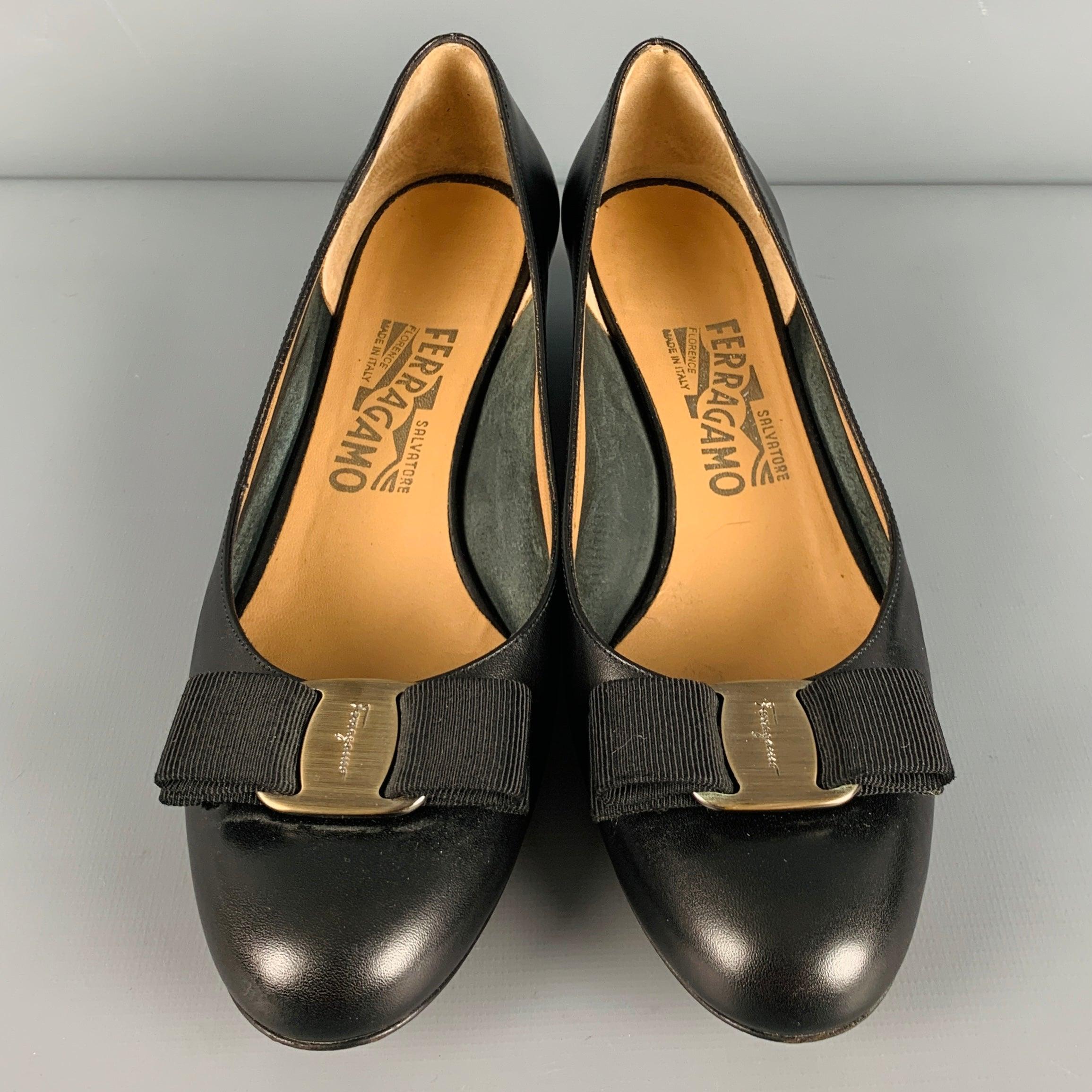 Women's SALVATORE FERRAGAMO Size 7 Black Leather Bow Kitten Heels For Sale
